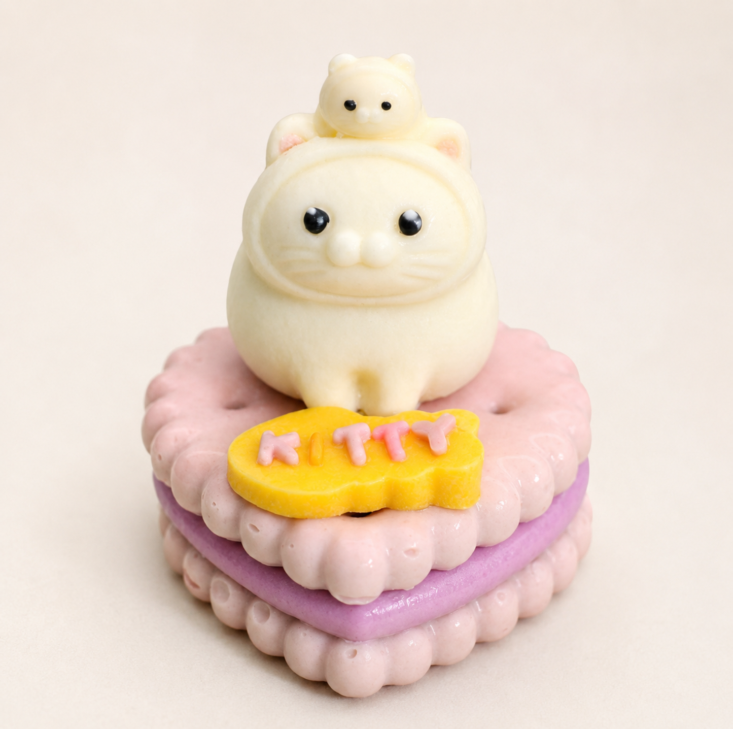 Le Petit Paws: Chubby Kitty. Cat Birthday Cake - White
