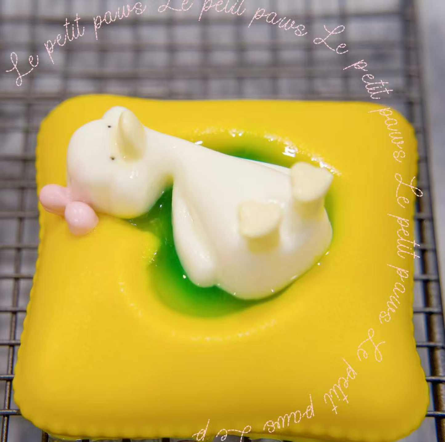 Le Petit Paws:Pet Pumpkin Pillow Mousse