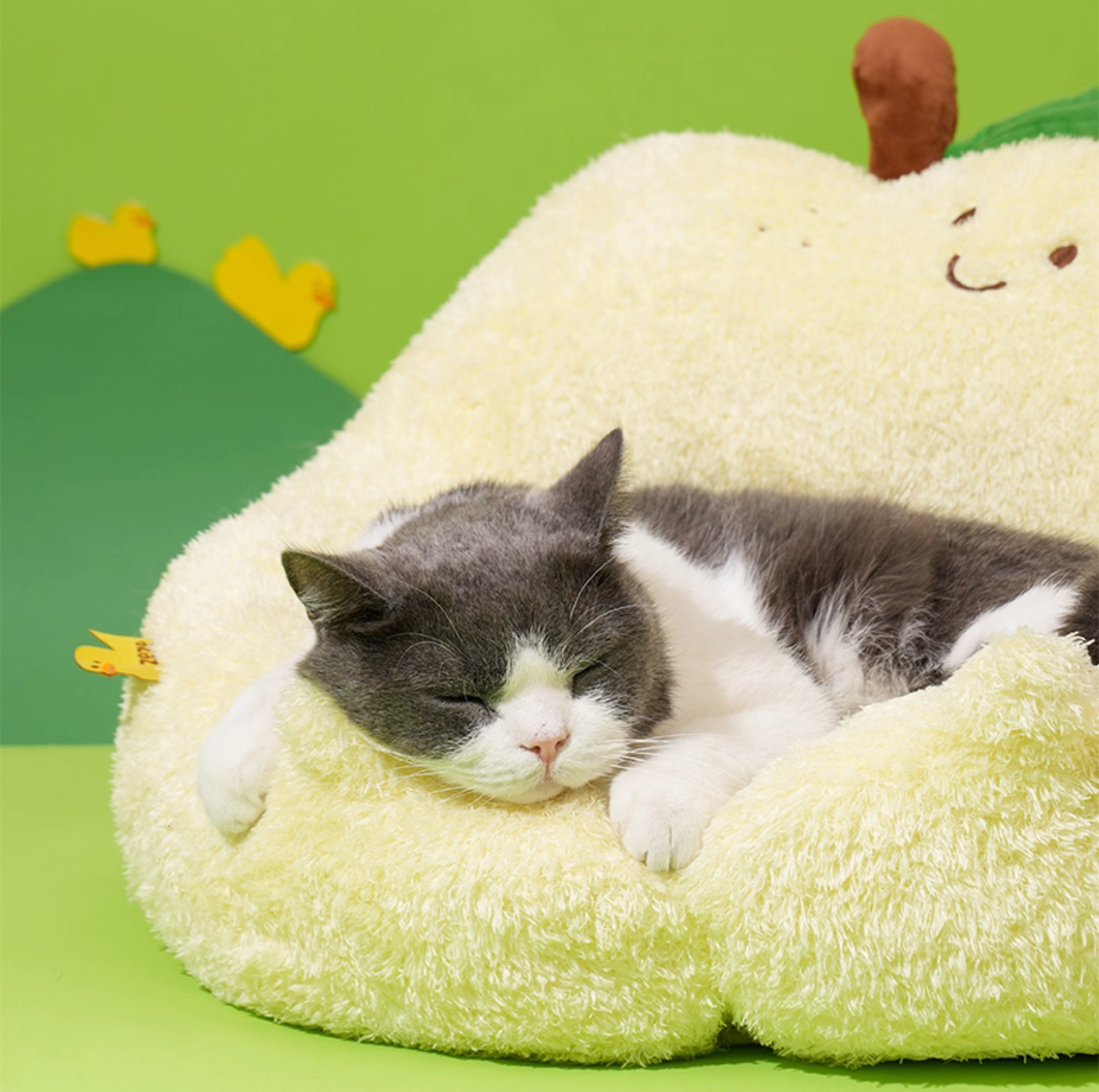 ZeZe Pear Plush Pet Bed