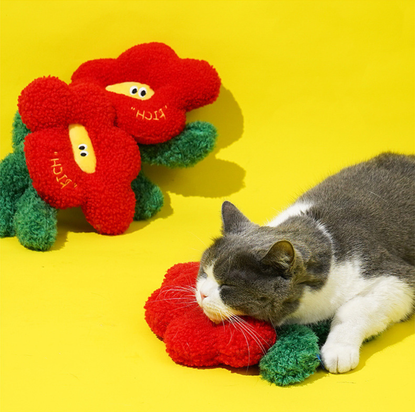 ZeZe Bloom Catnip Pillow Toy