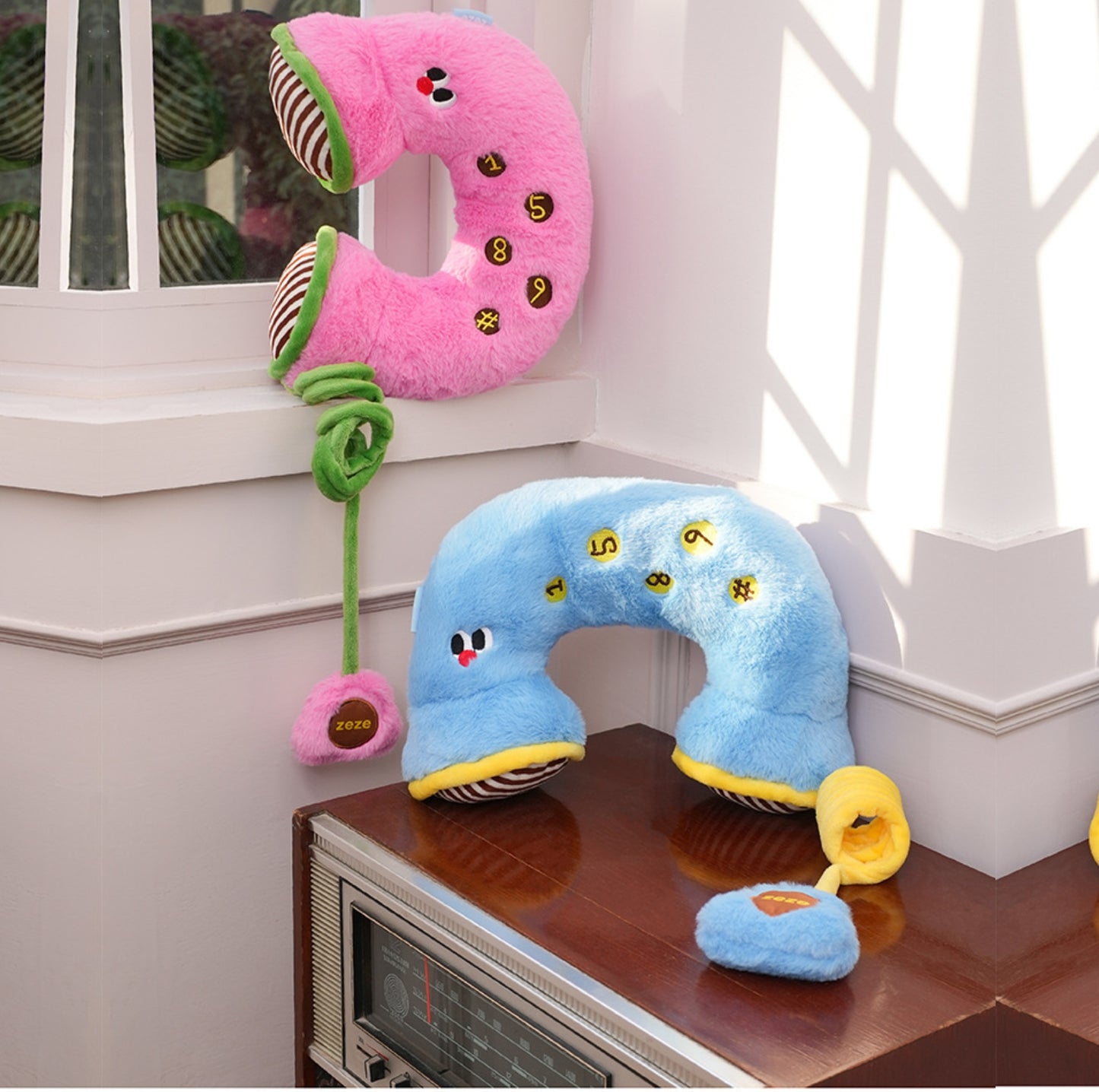 ZeZe Plush Pet Pillow Toy – Soft Cuddly Kicker