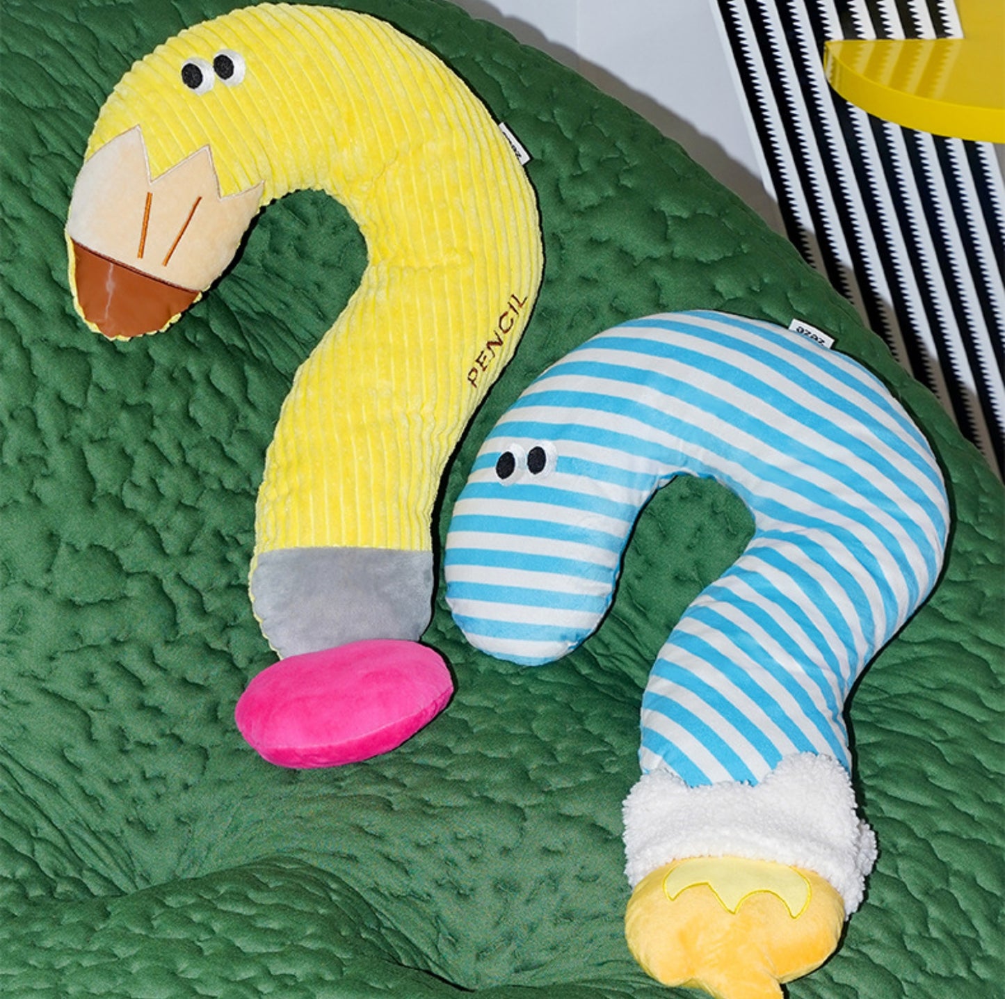 ZeZe "Question Mark" Pet Pillow