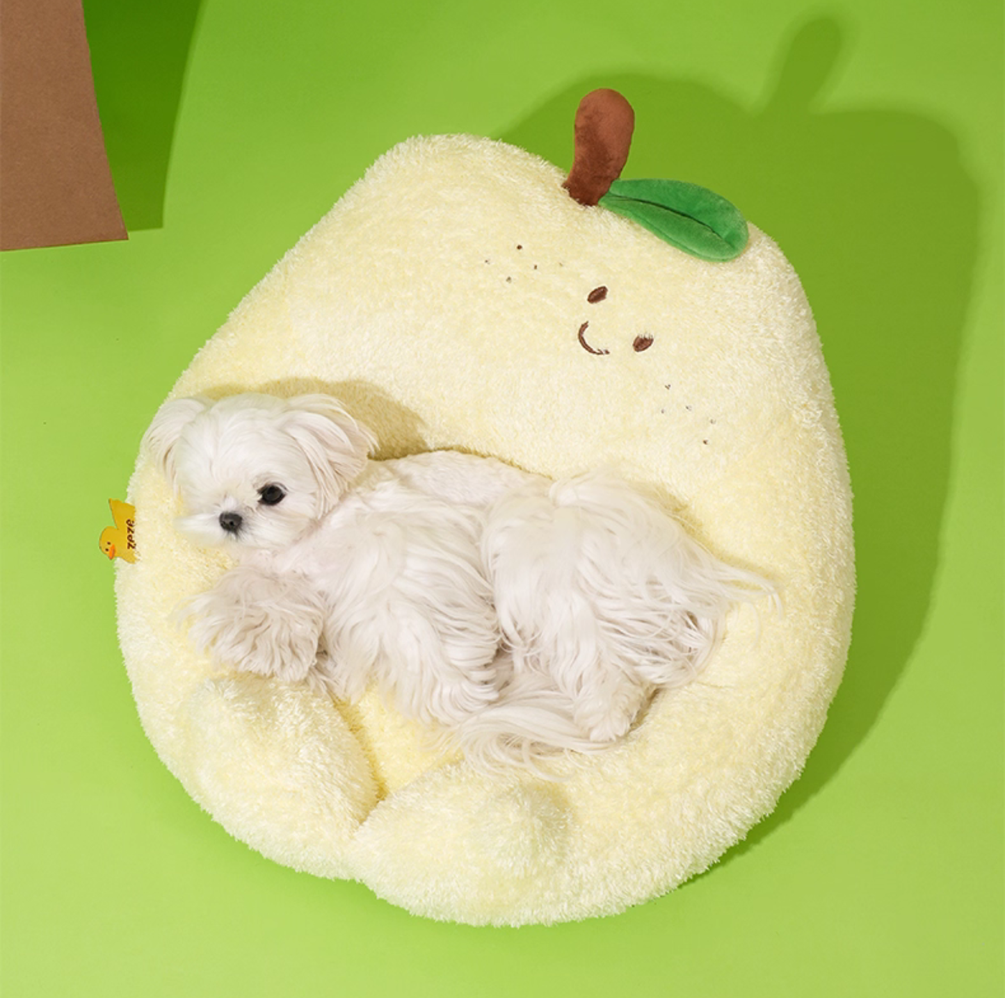 ZeZe Pear Plush Pet Bed