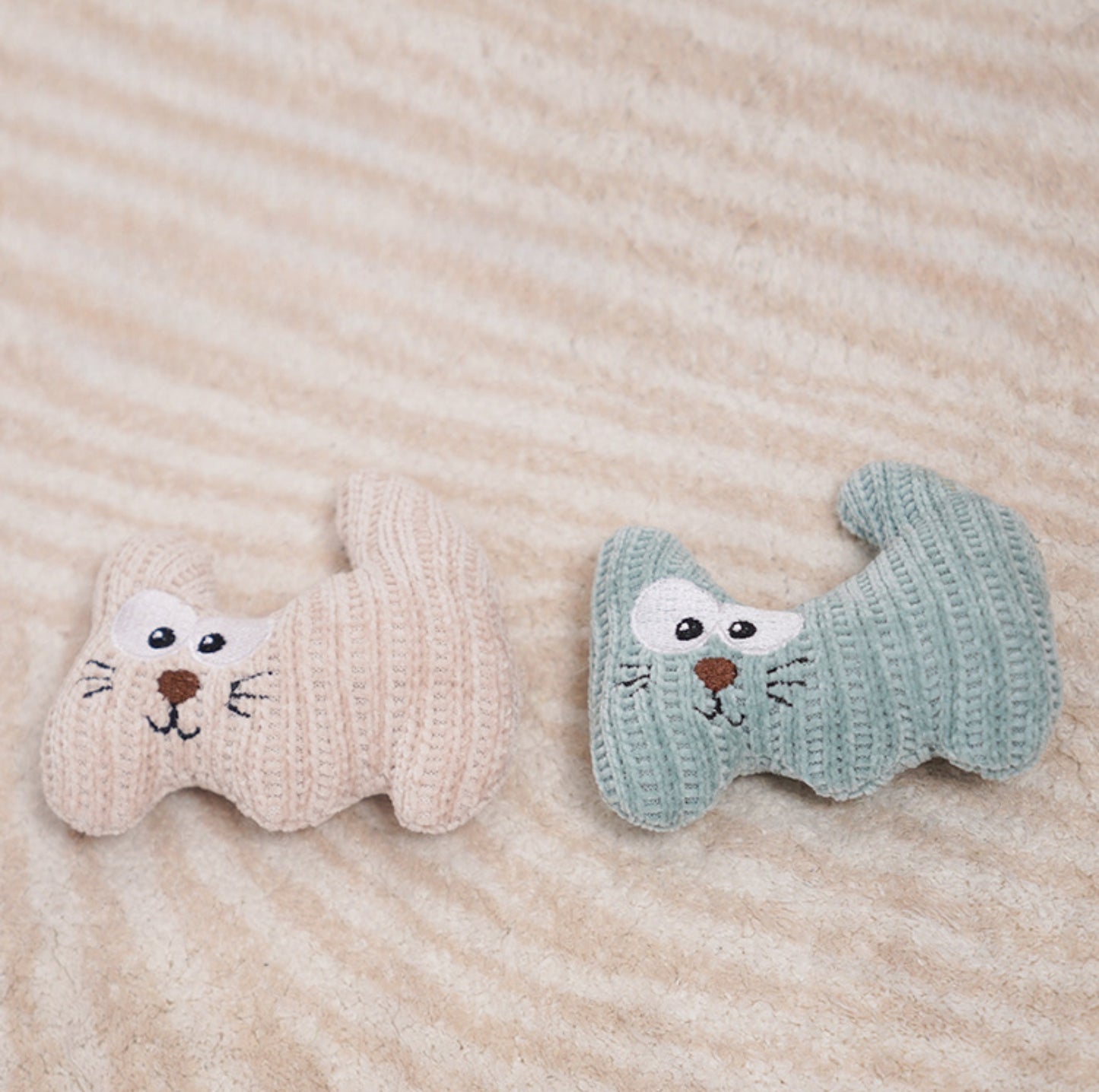 Eco-friendly Woven Yarn Catnip Toys - {{product.type}} - PawPawUp