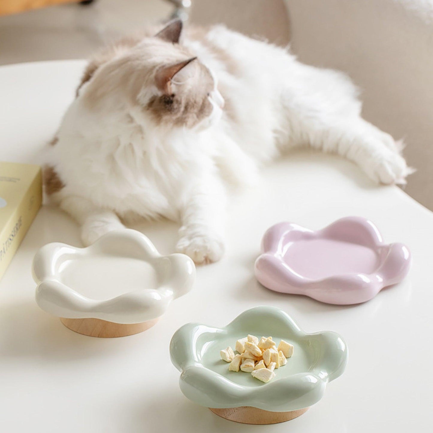 Flower-Shaped Ceramic Pet Food Plate Cat Bowl - {{product.type}} - PawPawUp