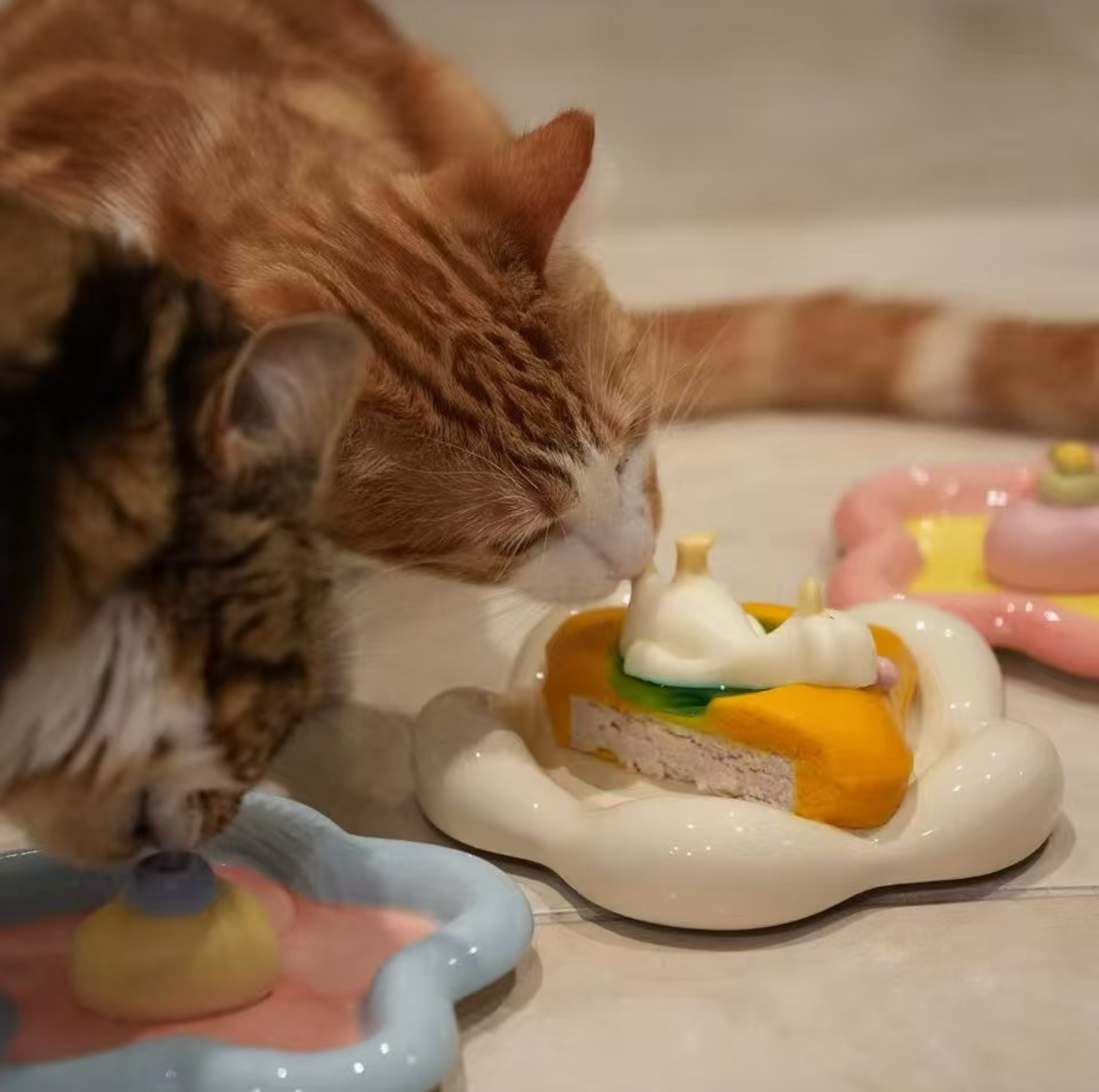 Le Petit Paws:Pet Pumpkin Pillow Mousse - {{product.type}} - PawPawUp