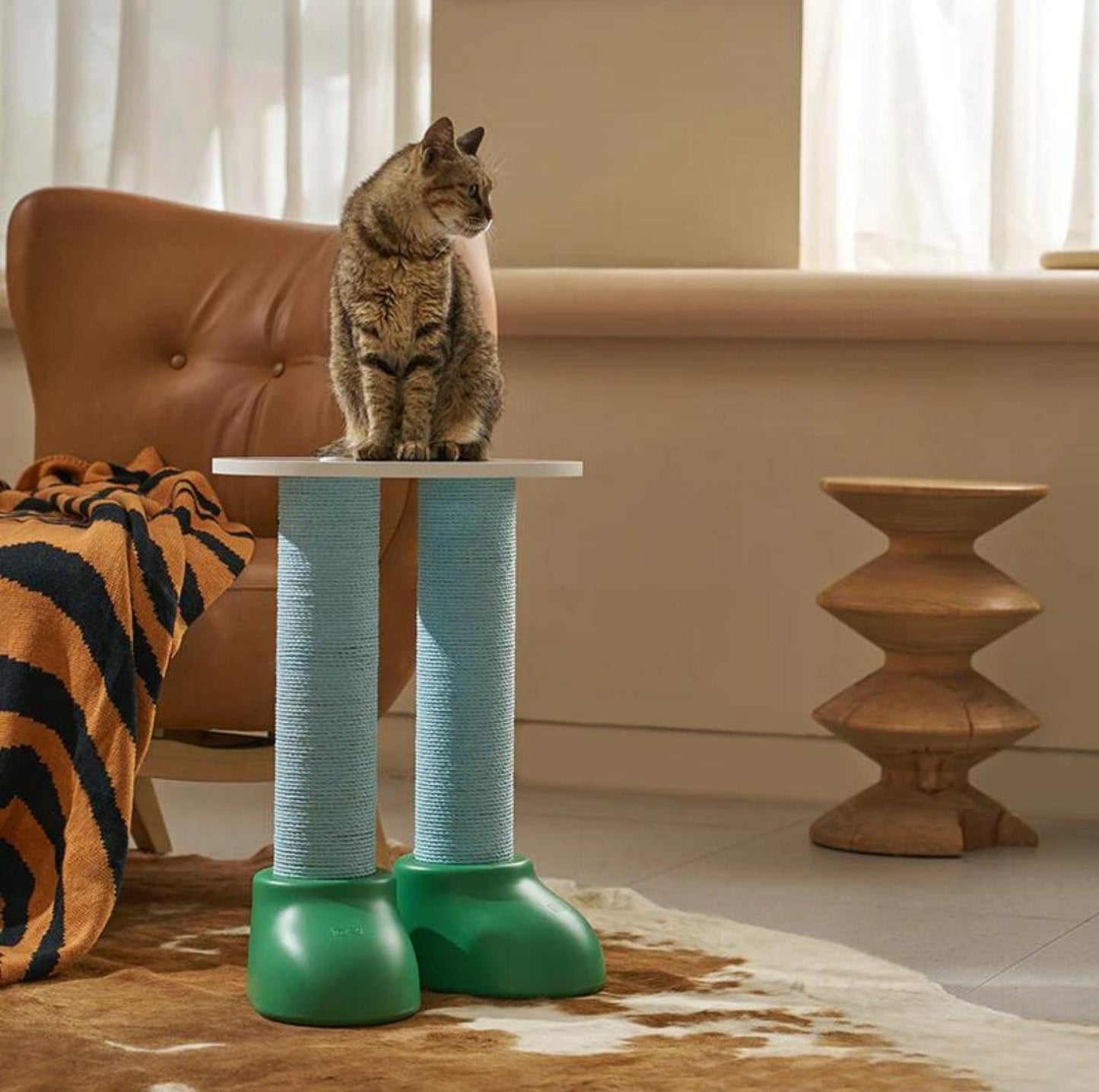 MAKESURE 3-in-1 Cat Scratcher, Bed, and Side Table - Stylish Feline Furniture - {{product.type}} - PawPawUp