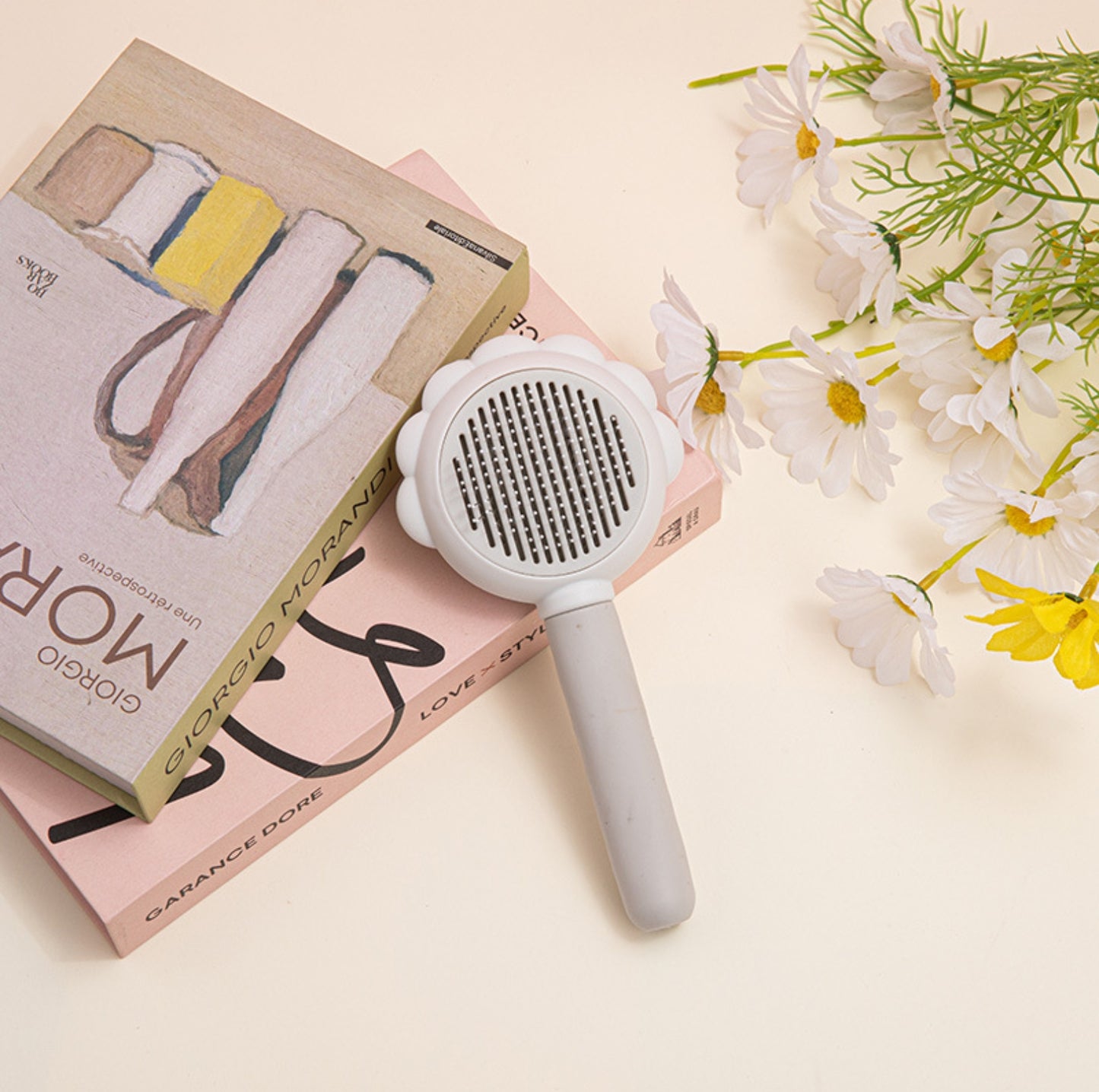 Sunflower Pet Brush – Grooming & Massage Tool with One-Click Fur Release - {{product.type}} - PawPawUp
