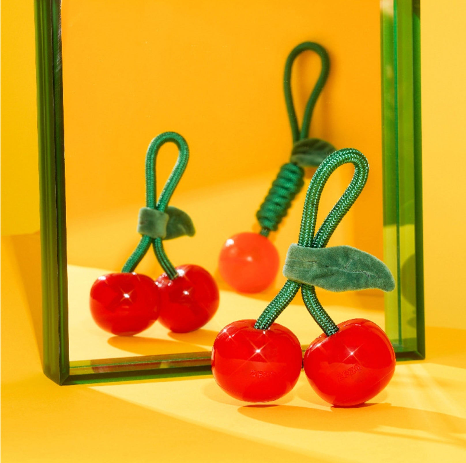 ZeZe Crystal Fruit Rope Chew Toy – Cherry & Orange (TPR Dental Tug Toy for Dogs) - {{product.type}} - PawPawUp