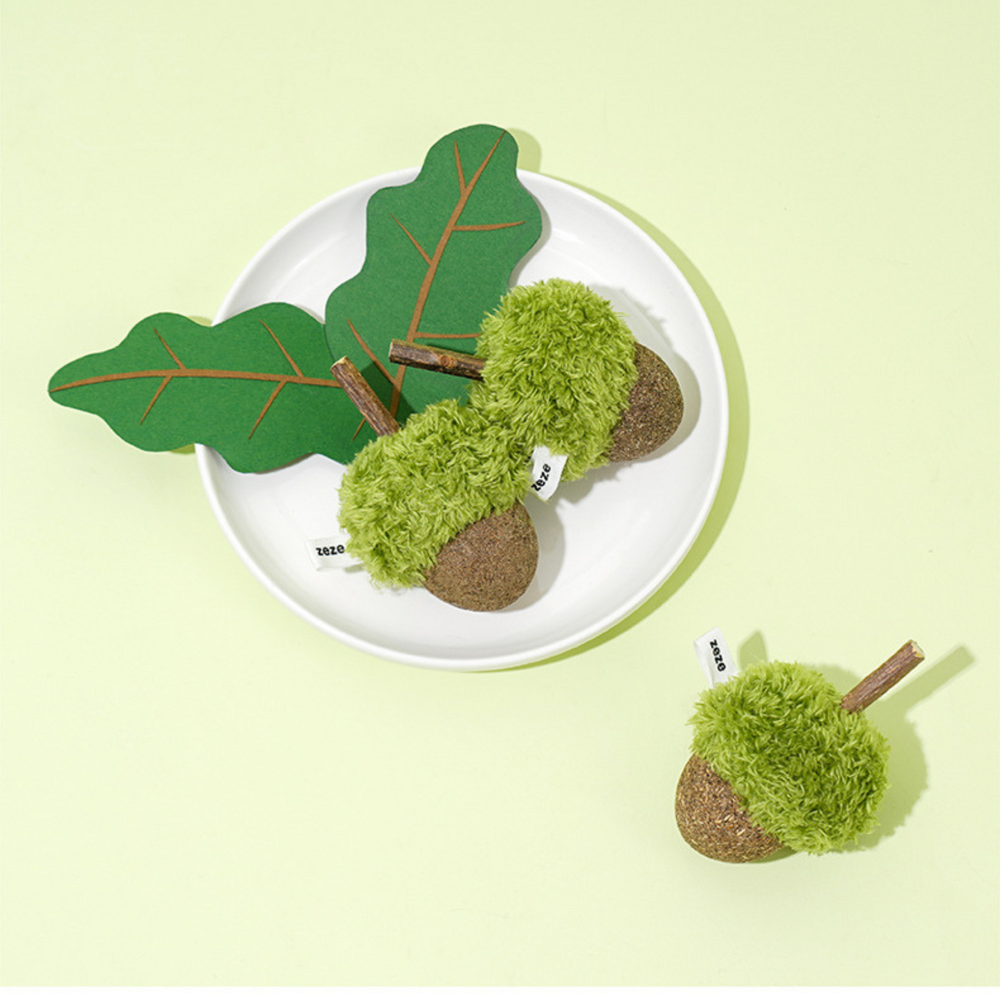 ZeZe Mint-Flavored Acorn Cat Toy - {{product.type}} - PawPawUp