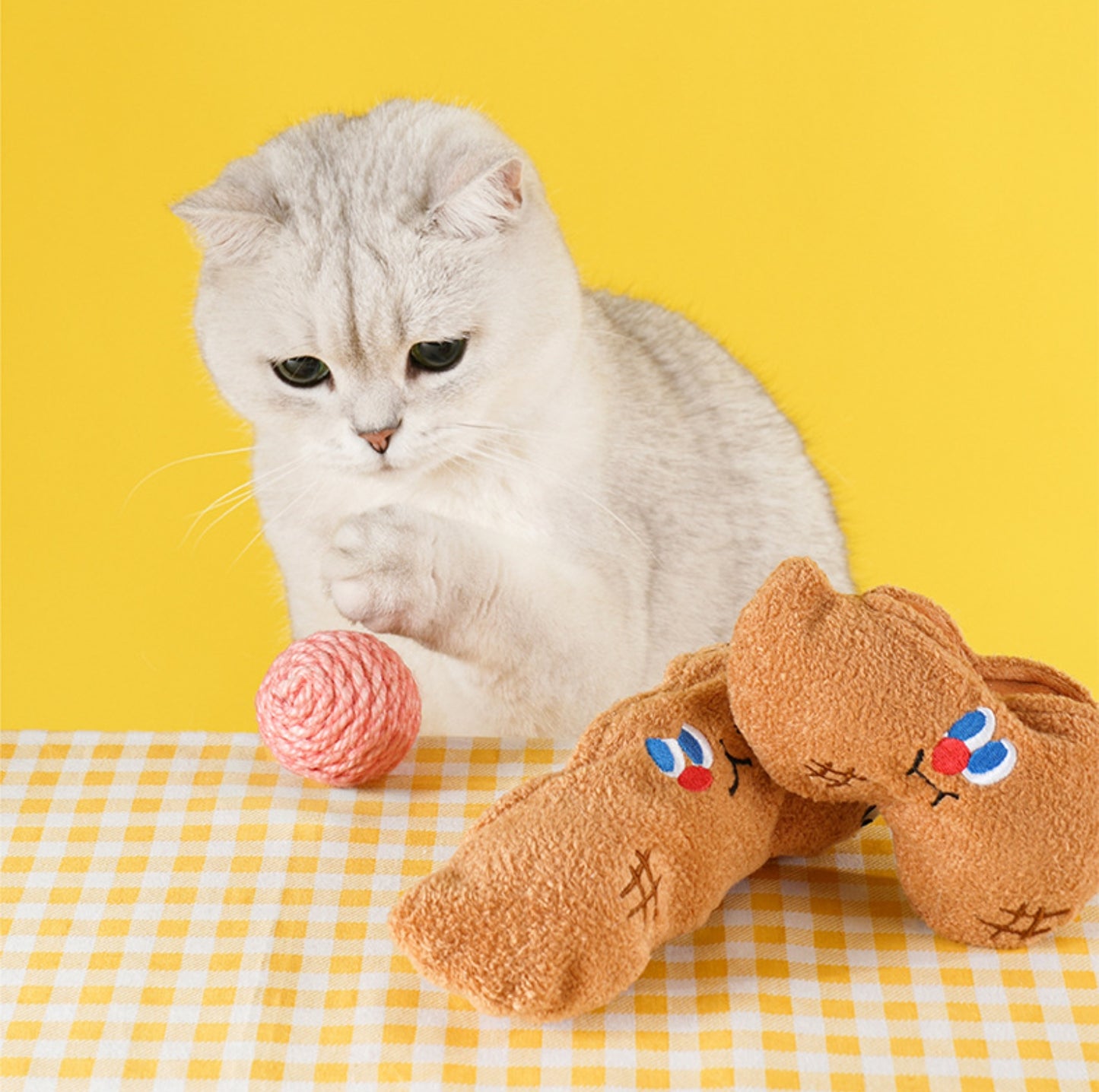 ZeZe Peanut-Shaped Cat Toy - {{product.type}} - PawPawUp