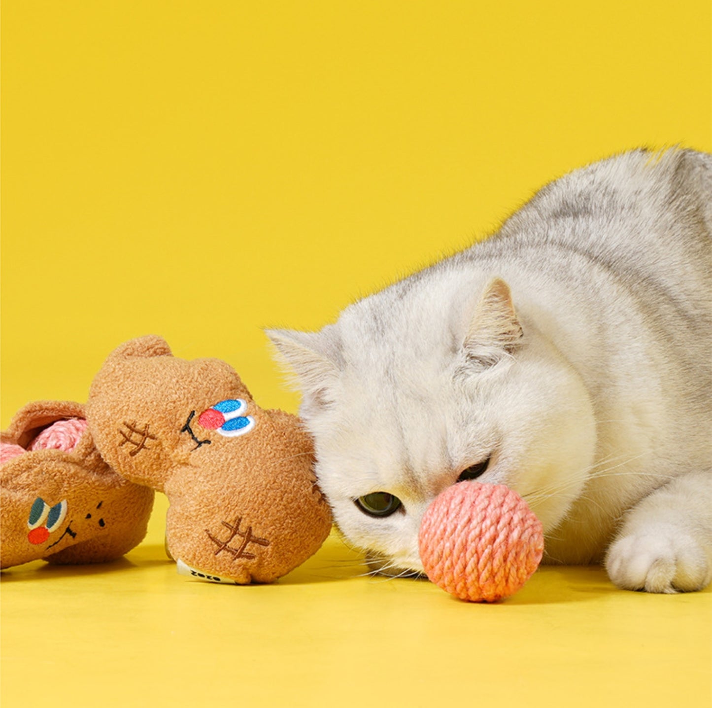 ZeZe Peanut-Shaped Cat Toy - {{product.type}} - PawPawUp