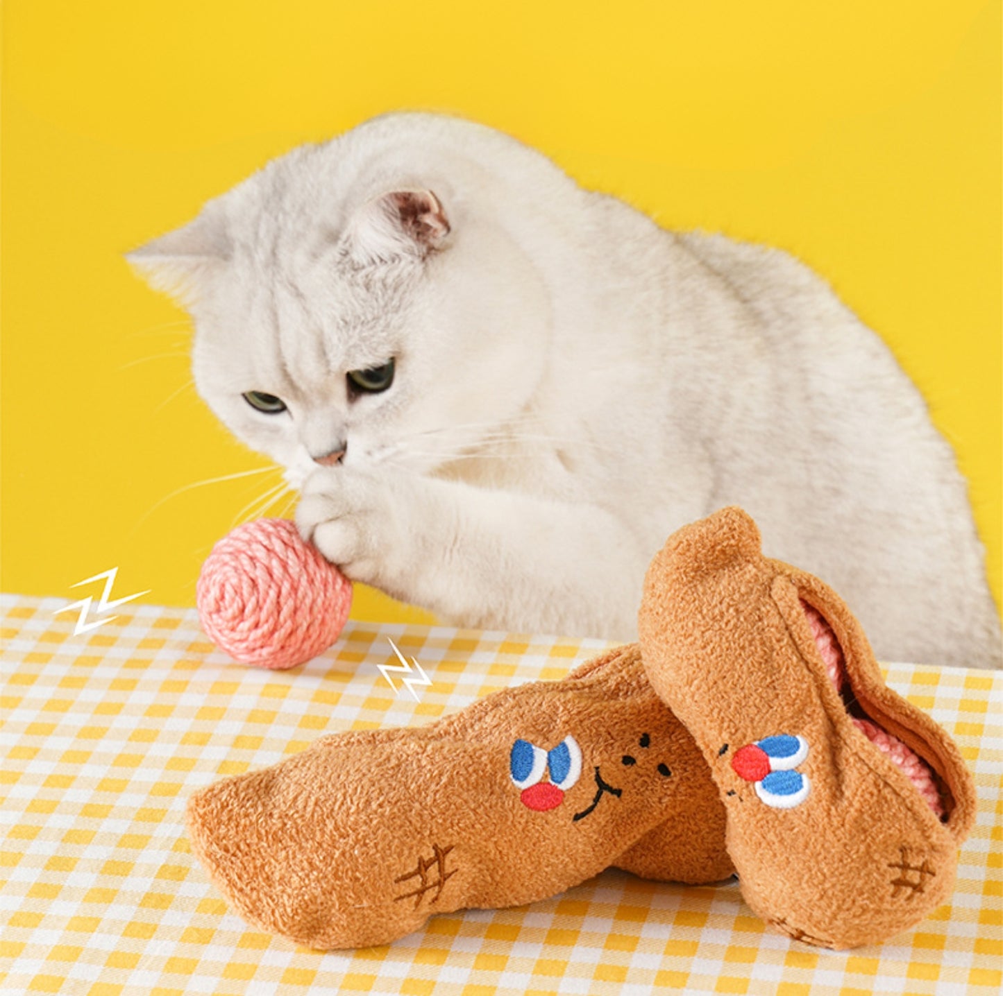 ZeZe Peanut-Shaped Cat Toy - {{product.type}} - PawPawUp