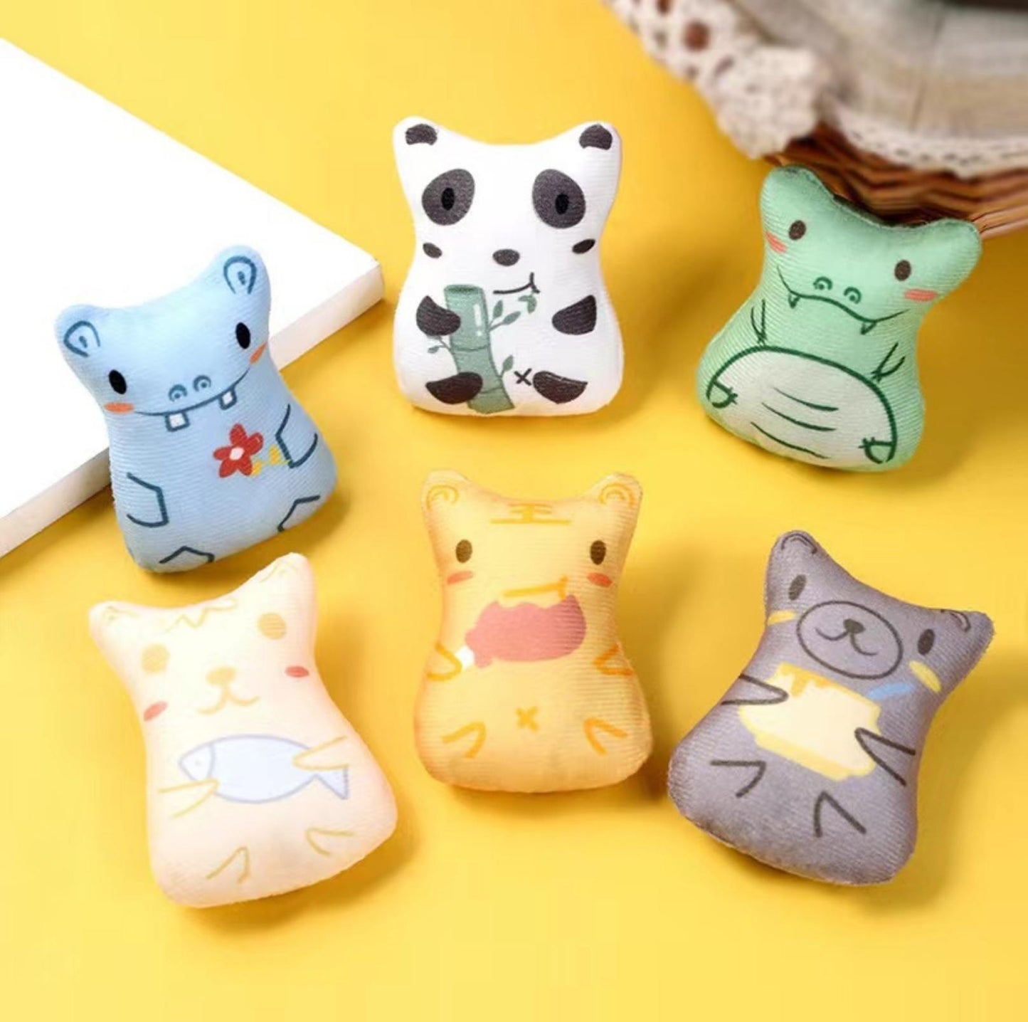Cartoon Animal Design Chewing Cat Toys With Catnip - {{product.type}} - PawPawUp