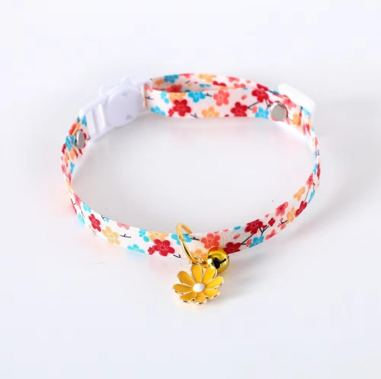 Colourful Daisy Adjustable Pet Collar for Cats and Small Dogs - {{product.type}} - PawPawUp