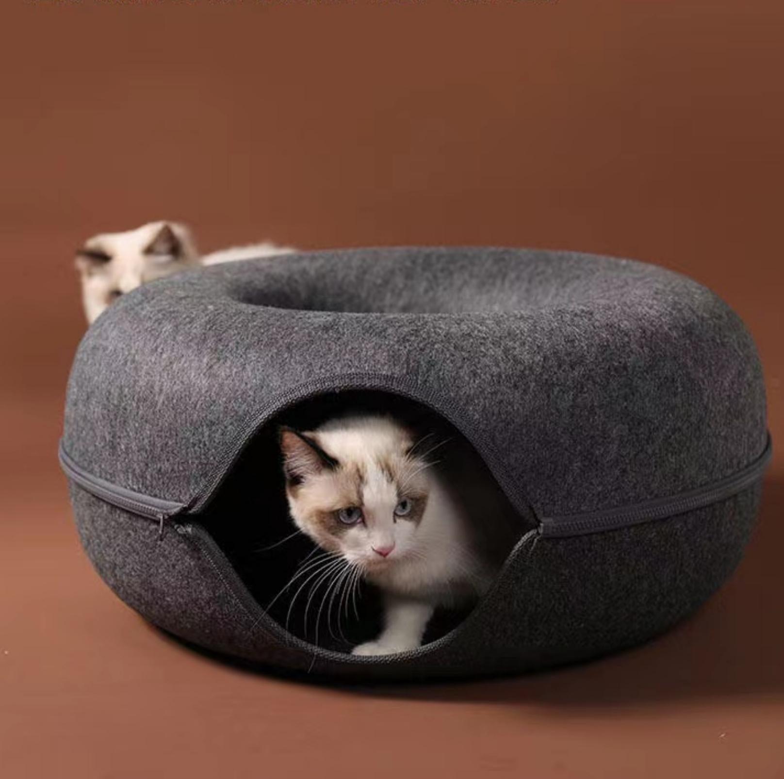 All-Season Donut-Shaped Felt Tunnel Cat Bed - {{product.type}} - PawPawUp