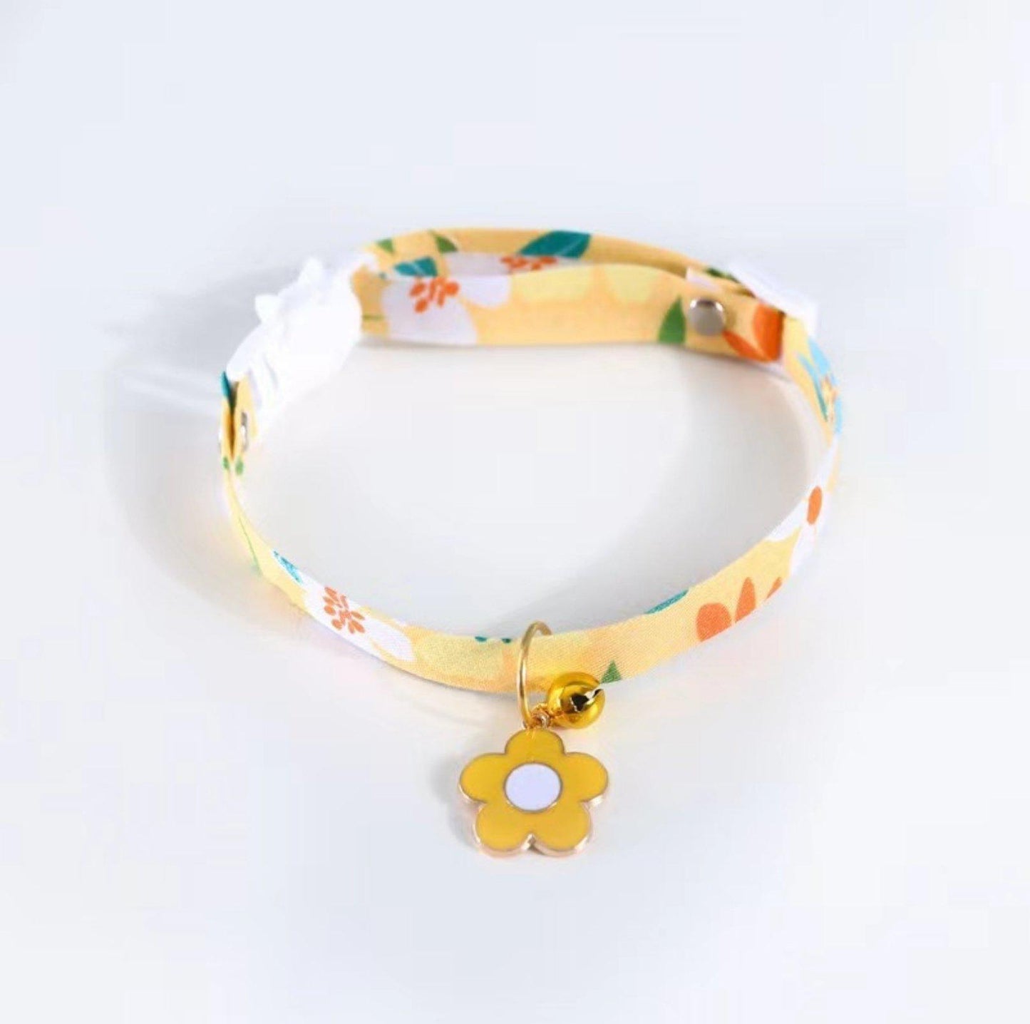 Flower Series Pendant Style Adjustable Pet Collar - {{product.type}} - PawPawUp