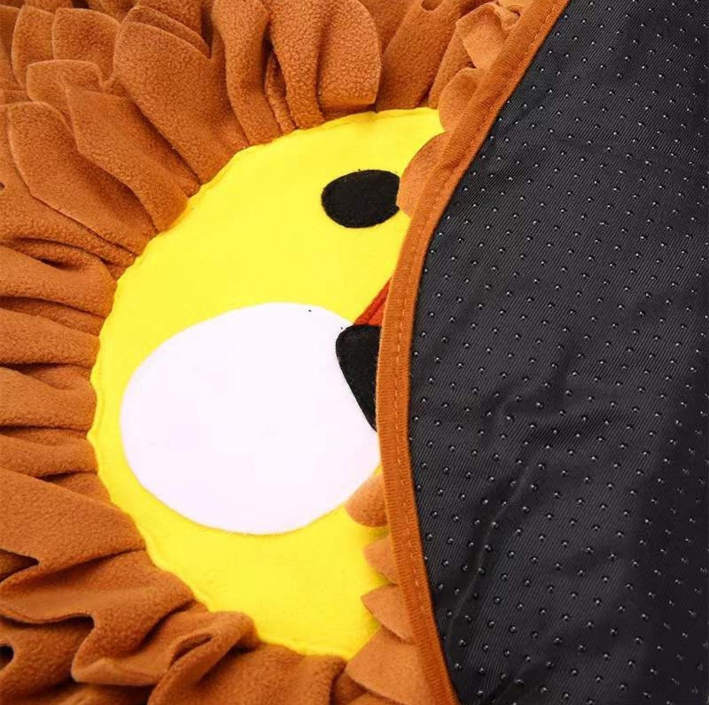 Lion Snuffle Mat - Engaging Snuffle Dog Toys - {{product.type}} - PawPawUp