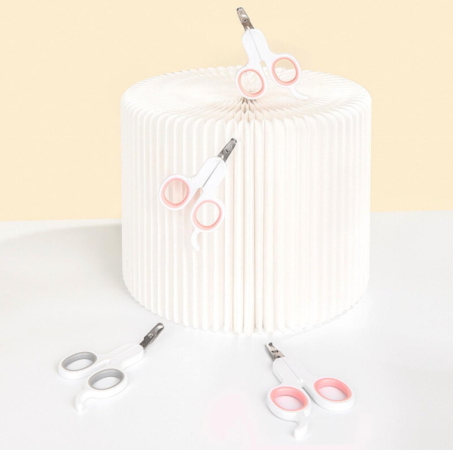 Pakeway "Q" Shape Pet Nail Clippers - {{product.type}} - PawPawUp