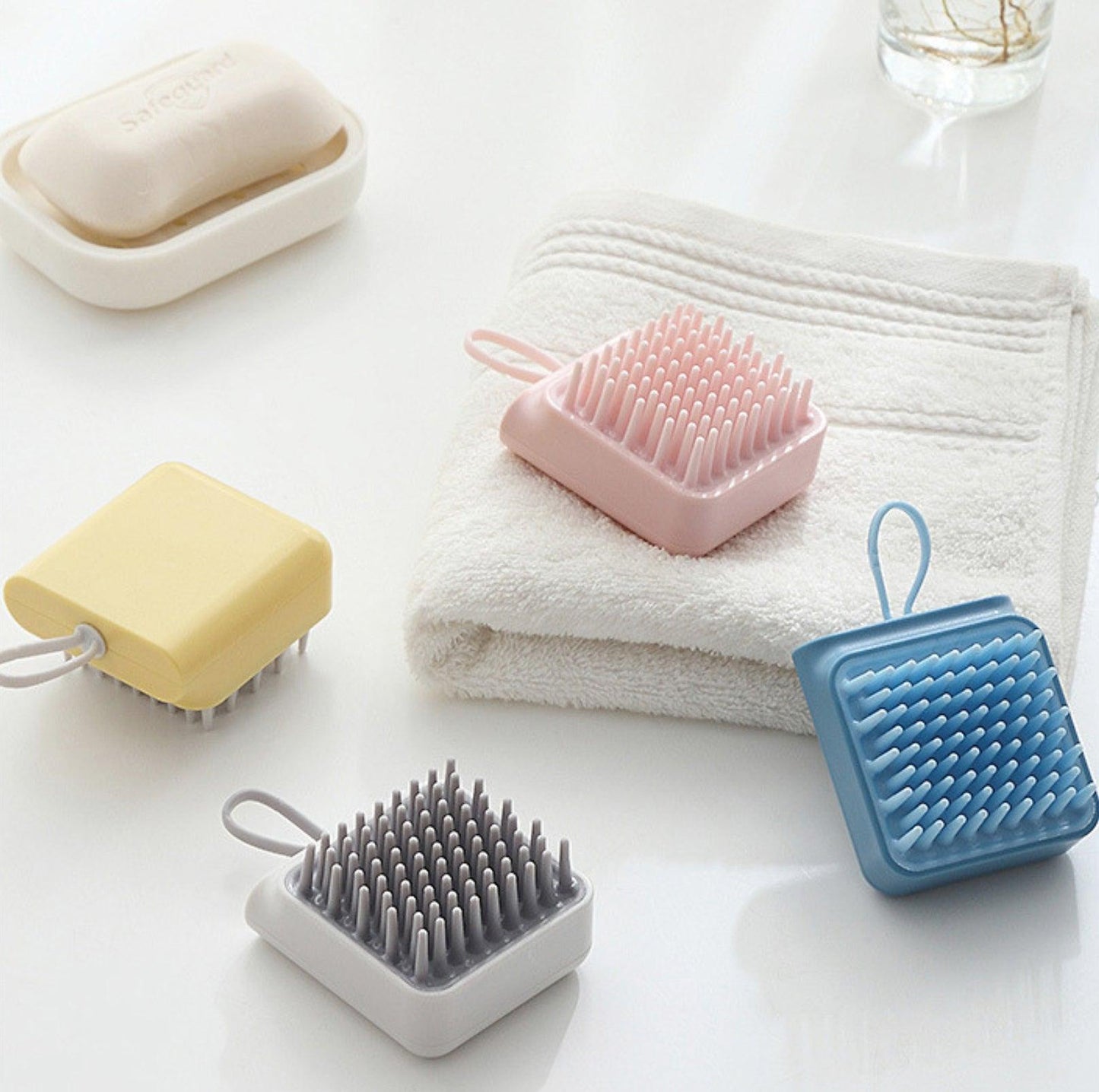 Pet Massage Bathing Brush For Cat and Dog - {{product.type}} - PawPawUp