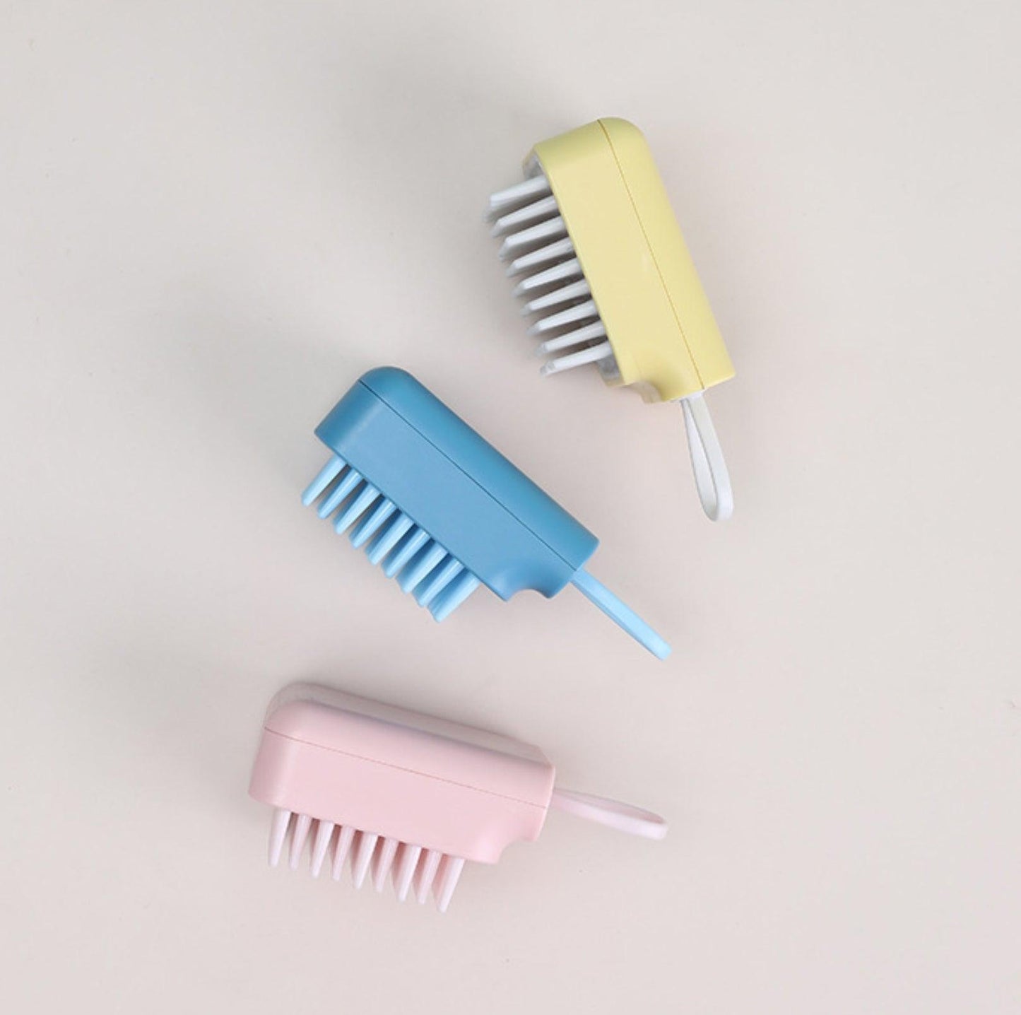 Pet Massage Bathing Brush For Cat and Dog - {{product.type}} - PawPawUp