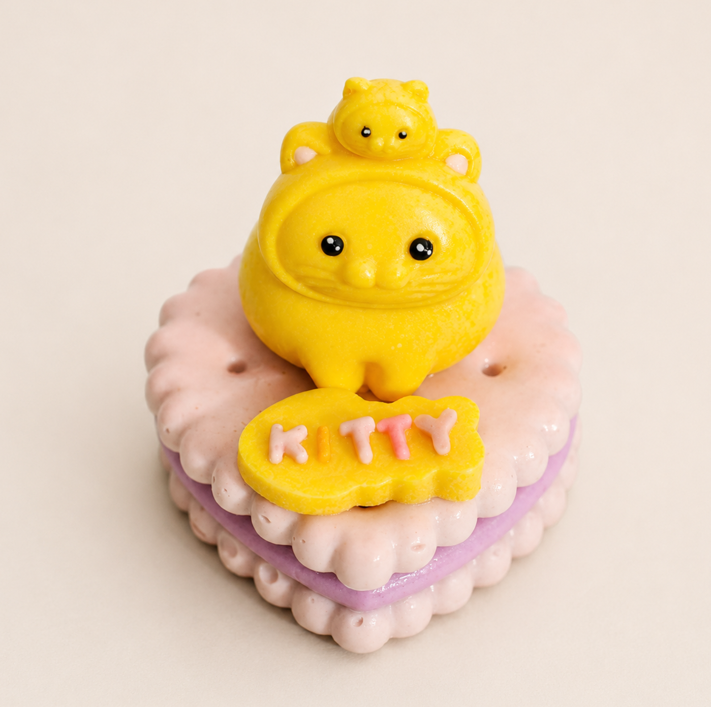 Le Petit Paws: Chubby Kitty. Cat Birthday Cake - Yellow