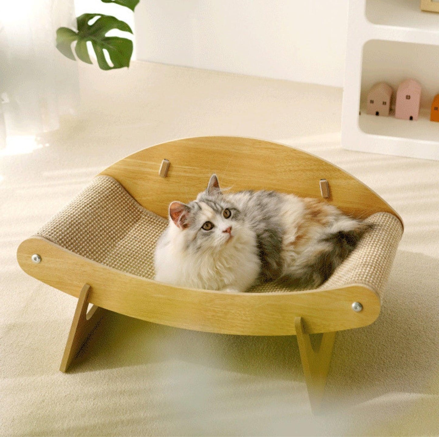 Multifunctional Crab Shaped Sisal Cat Scratcher Lounge