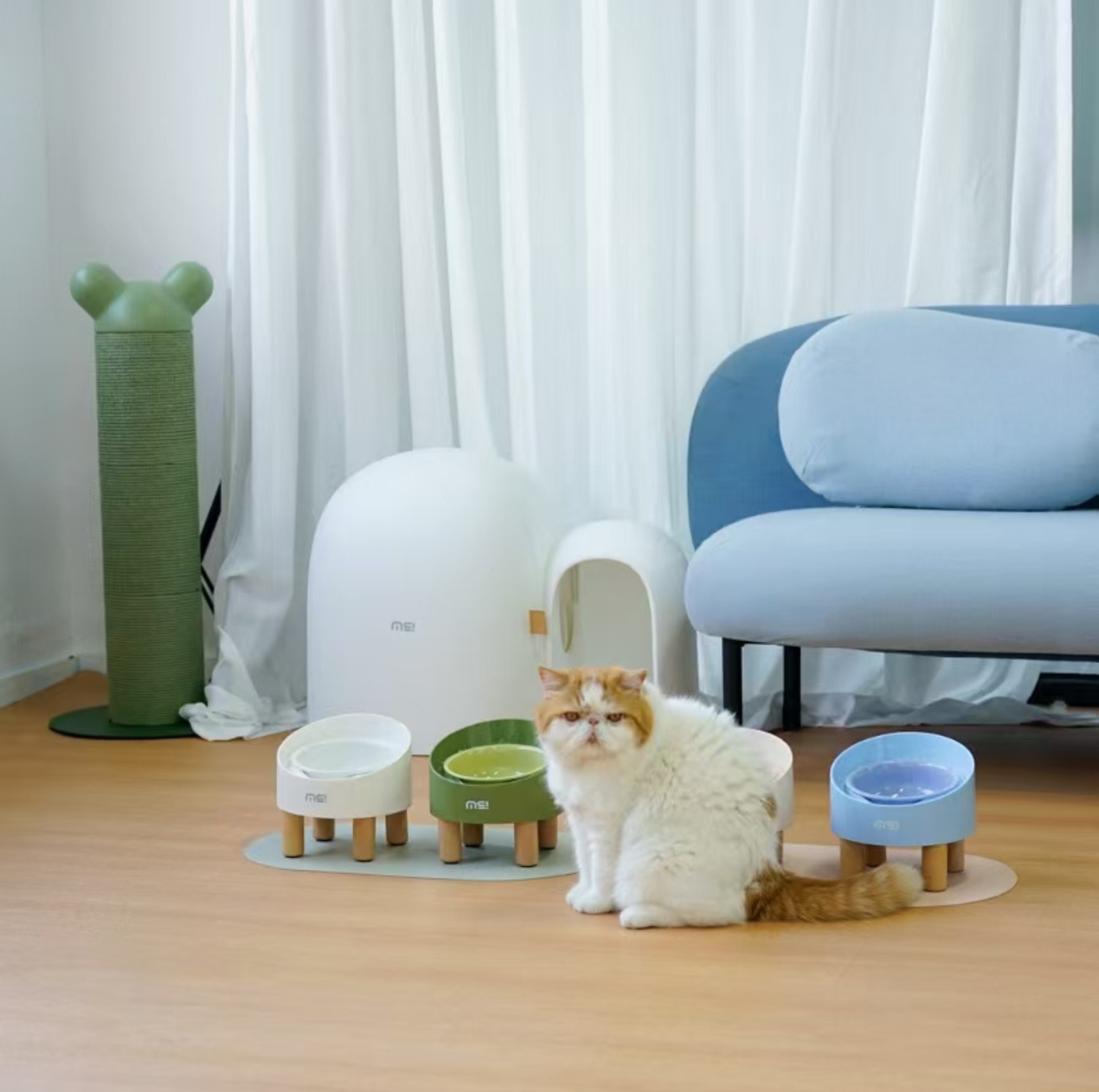 Makesure Rolls Elevated Ceramic Pet Bowl with Wooden Stand