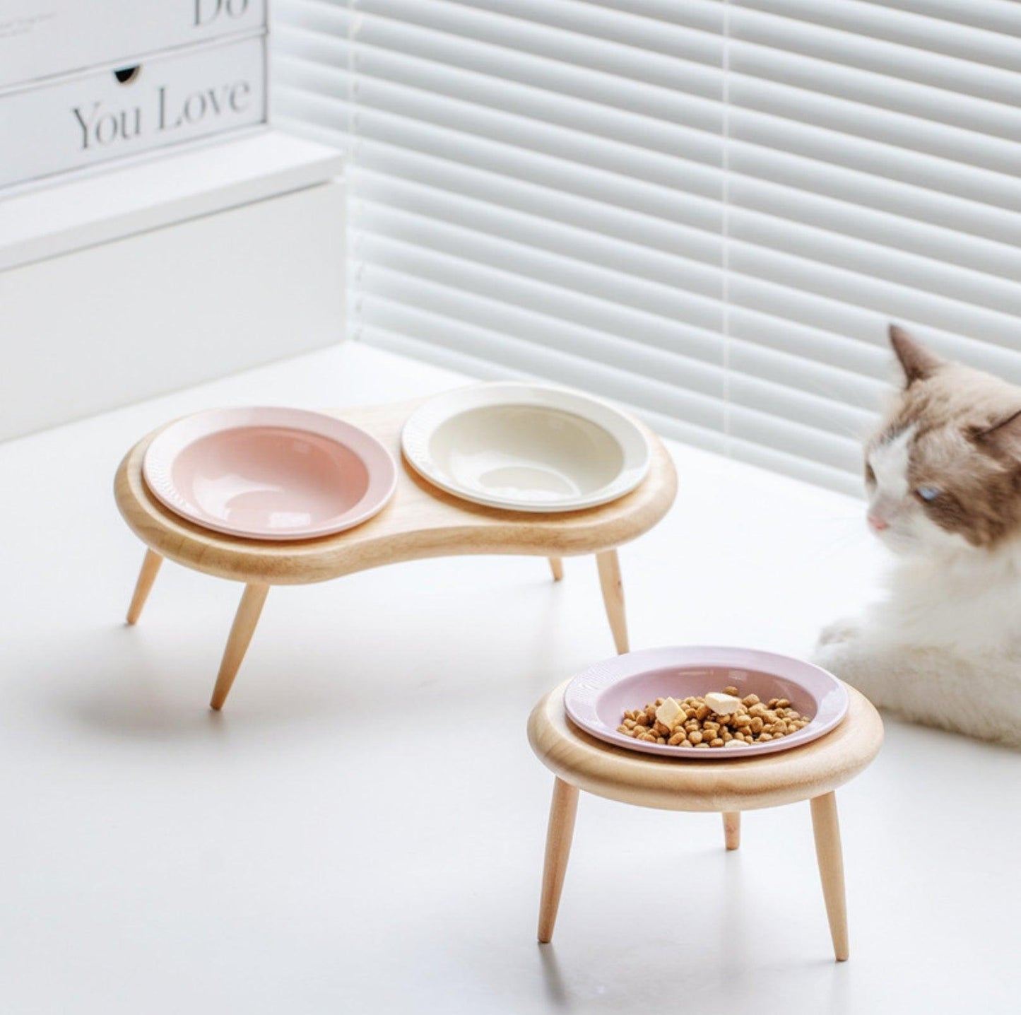 UFO Styled Tilted Cat and Dog Bowl with Elevated Stand