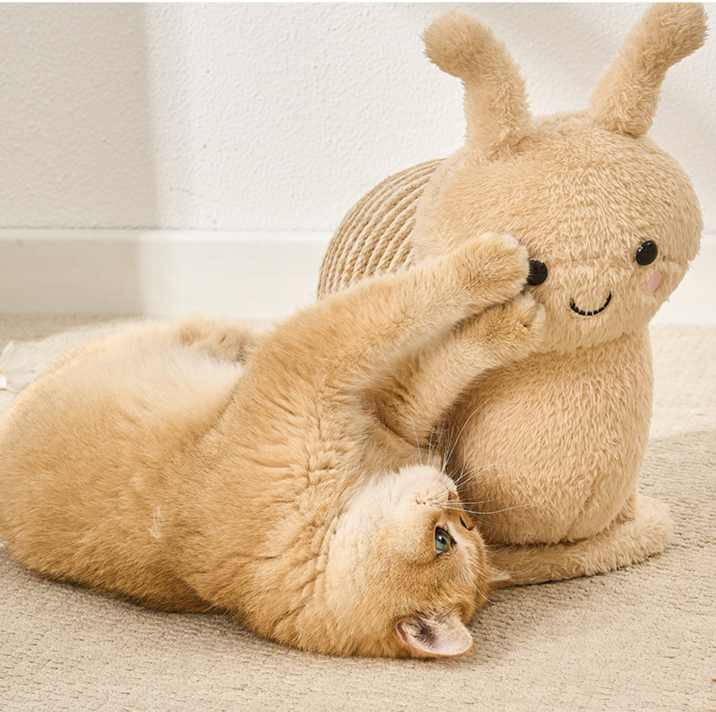 Snail Rotating Sisal Cat Scratcher Toy with Bell