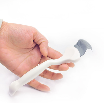 Momi Paw-Shaped Detangling Grooming Comb