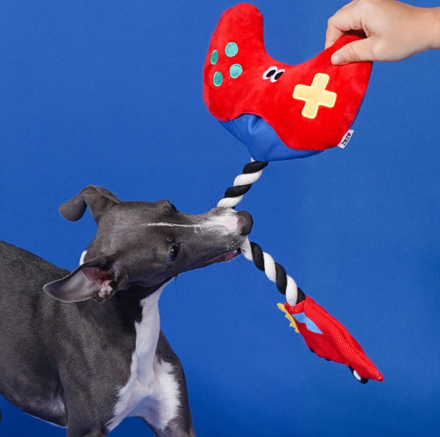 ZeZe Game Controller Rope Dog Toy – Tug, Chew & Squeak!
