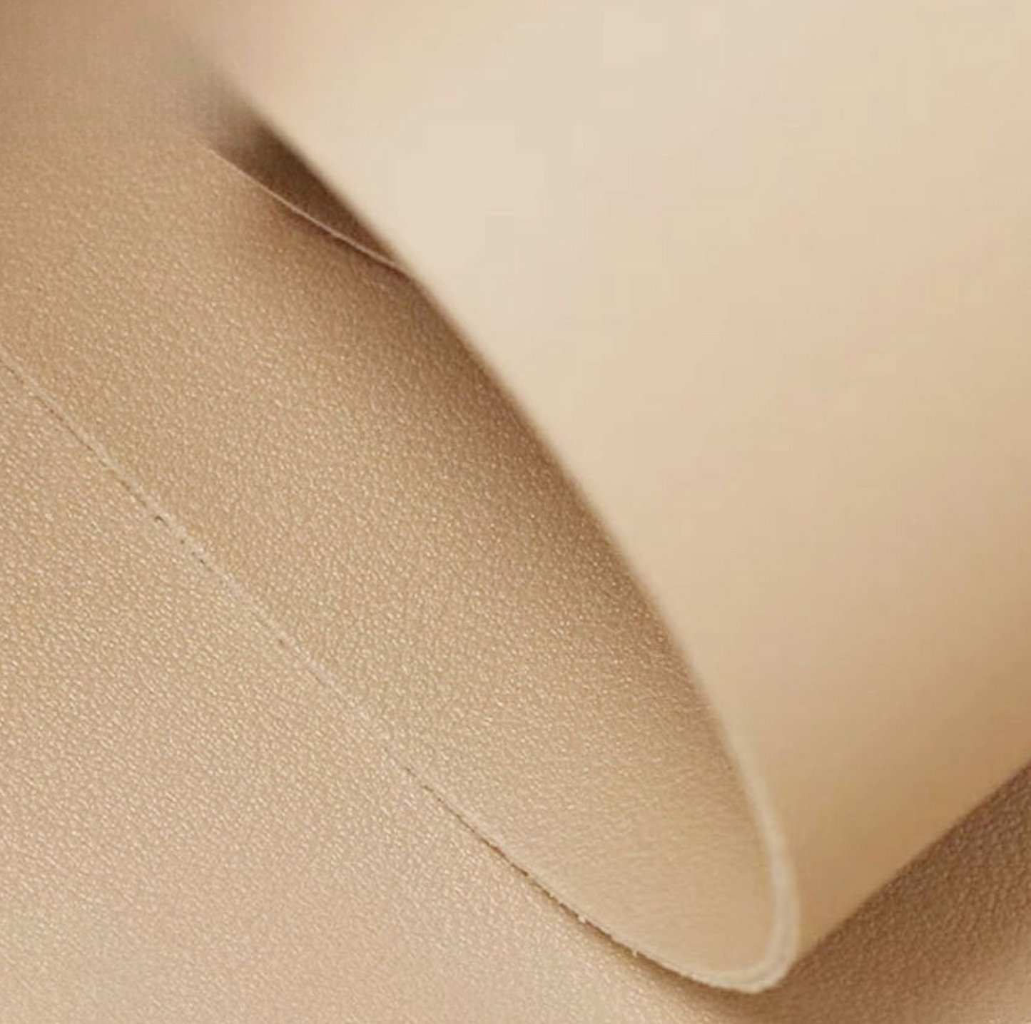 Foldable Waterproof PU Feeding Mat – Splash-Proof & Easy-Clean