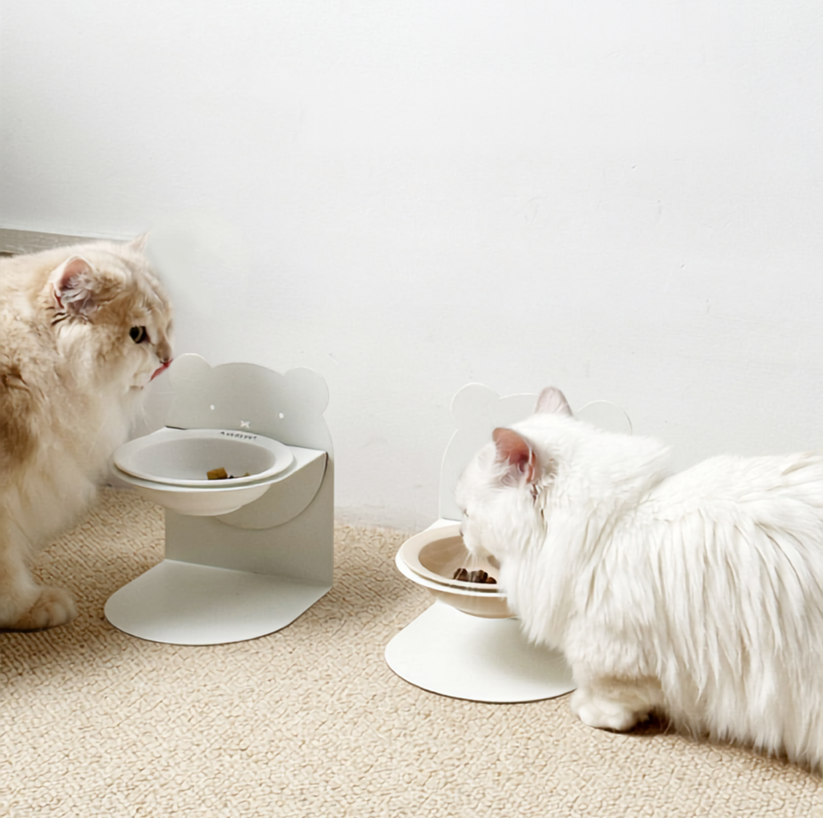 Magnetic Adjustable Elevated Ceramic Pet Bowl with Bear-Shaped Stand