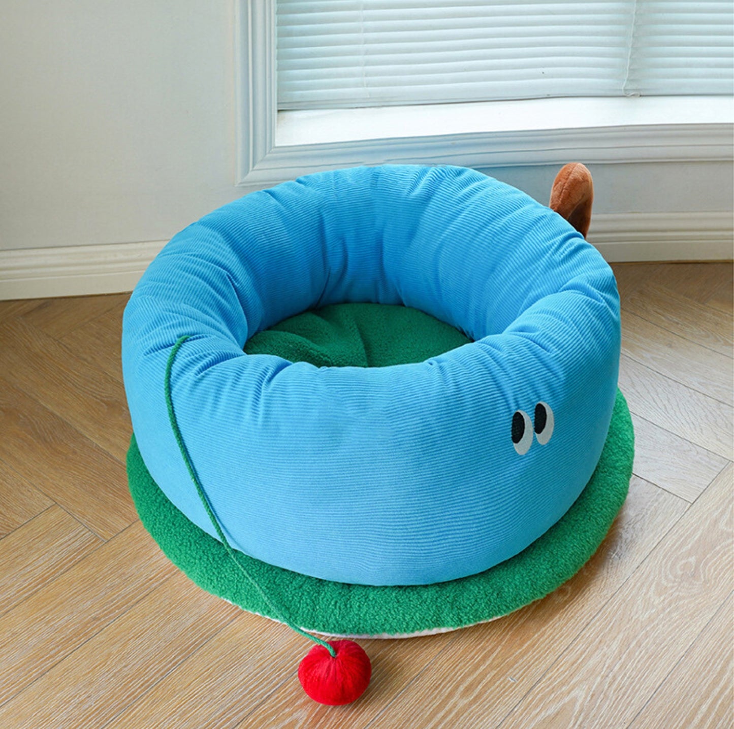 ZeZe Coffee Cup-Styled Deep Sleep Pet Bed