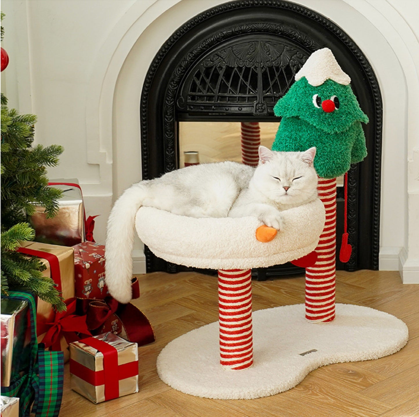 ZeZe Christmas Snow Wonderland Cat Tree & Scratching Post