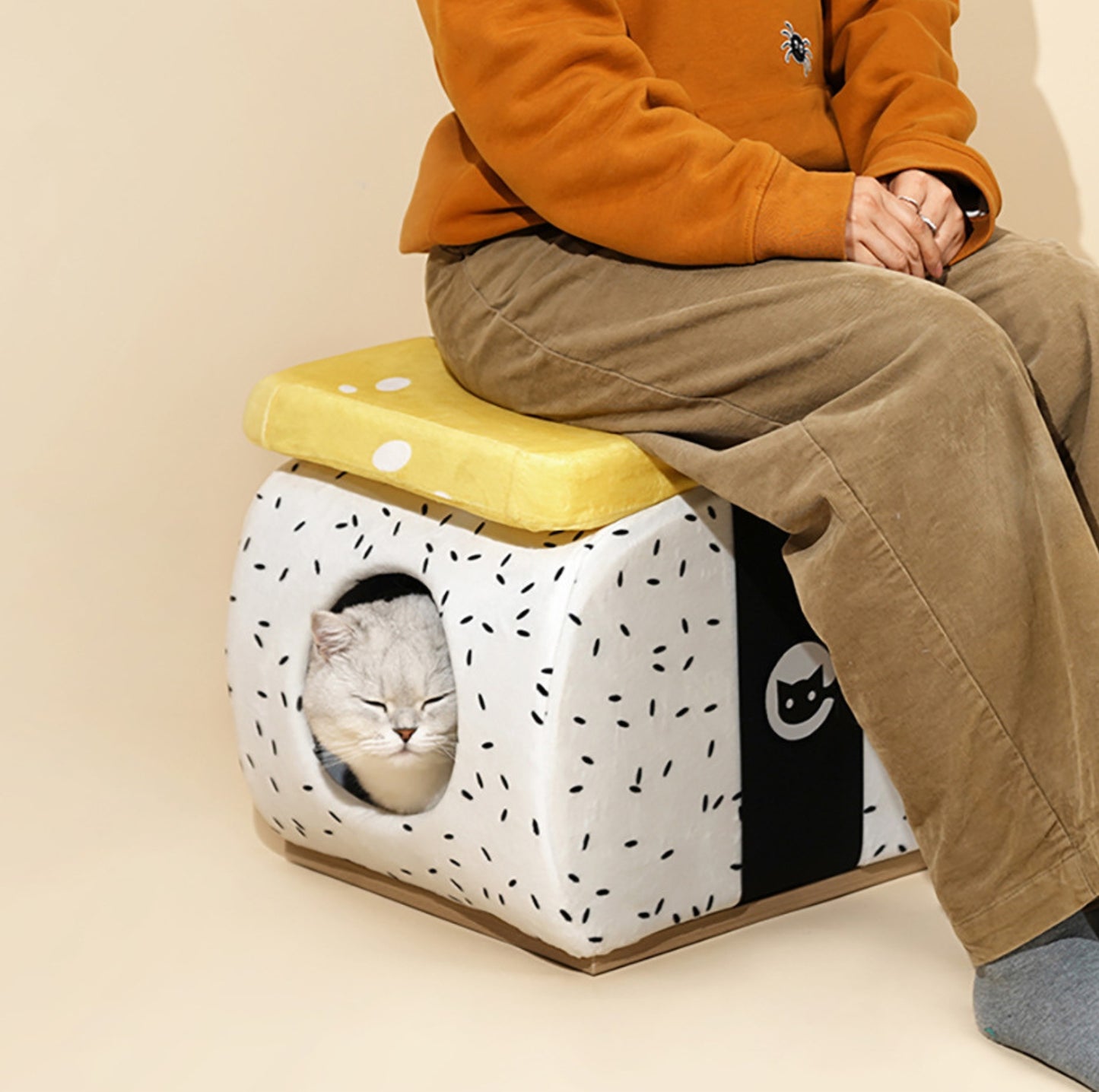 ZeZe Sushi-shaped Multi-functional Chair and Cat Bed