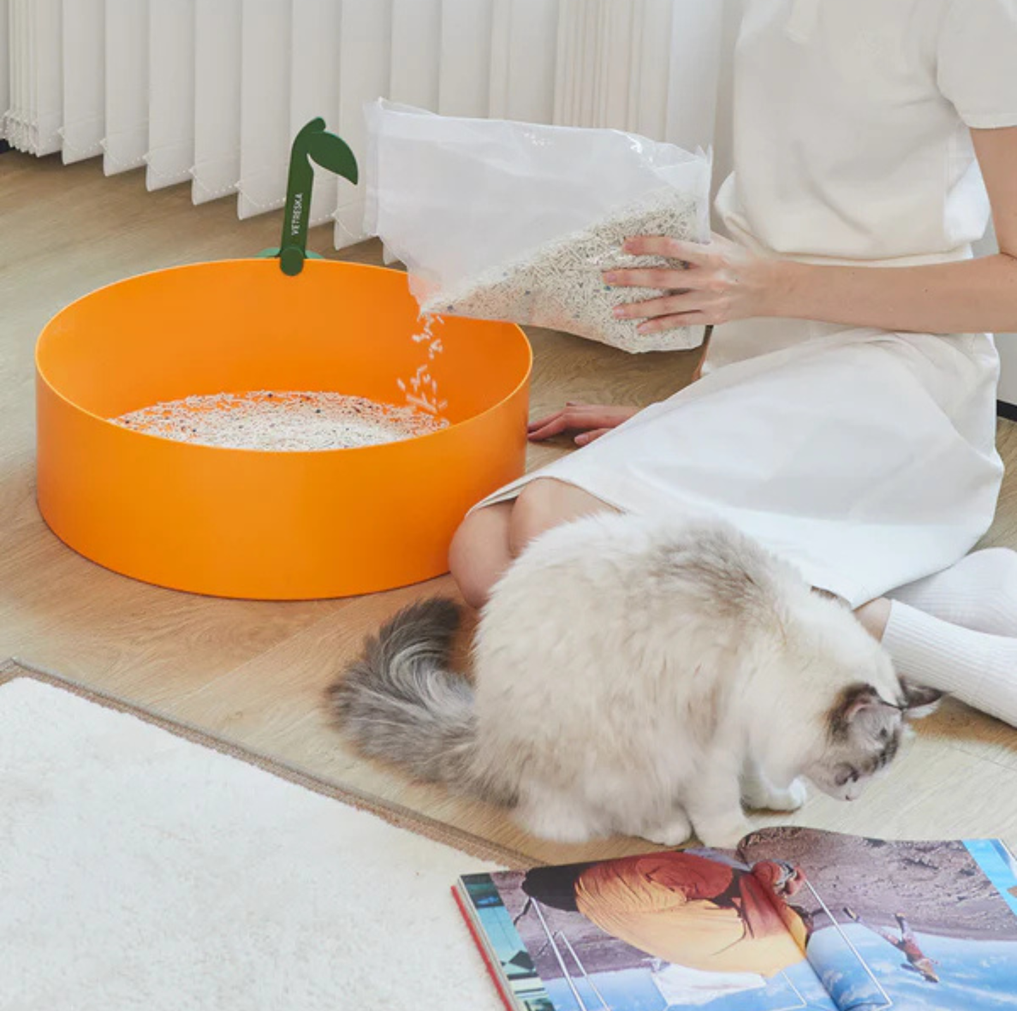 Vetreska Orange Styled Round Shape Open Cat Litter Box