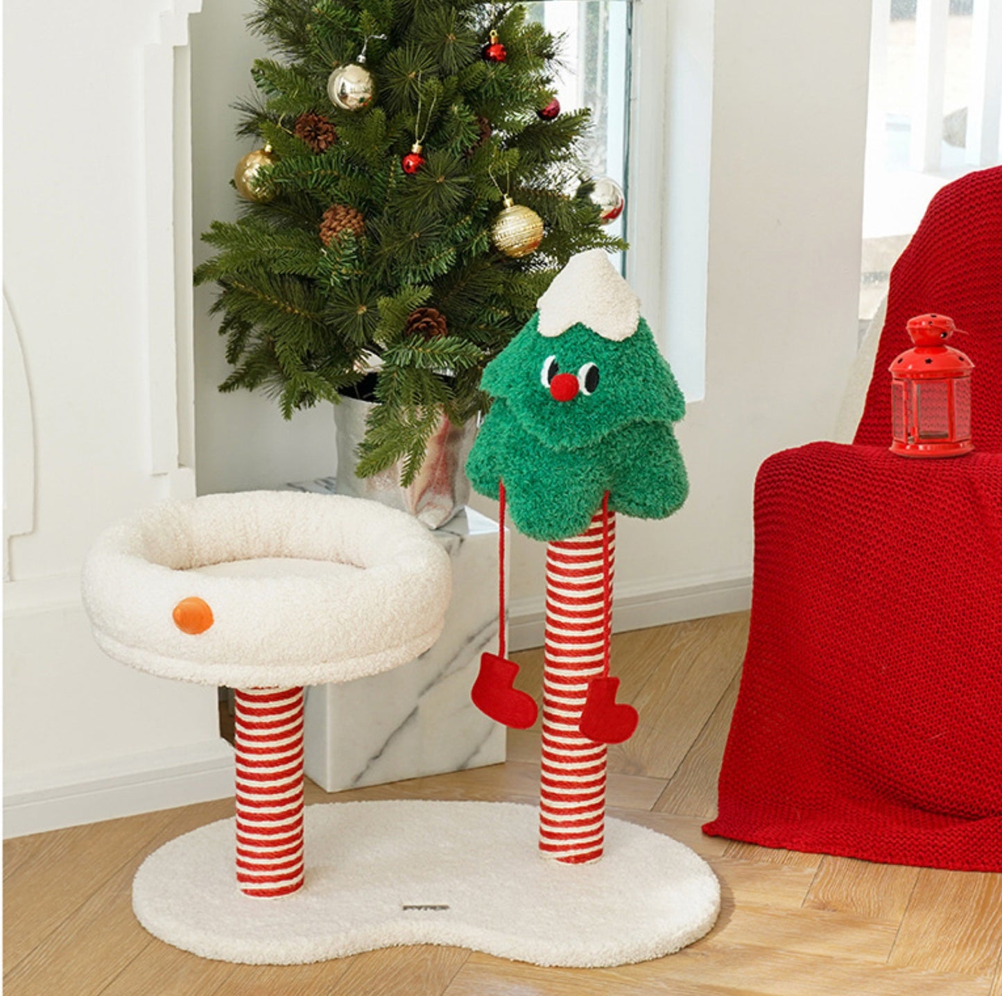 ZeZe Christmas Snow Wonderland Cat Tree & Scratching Post