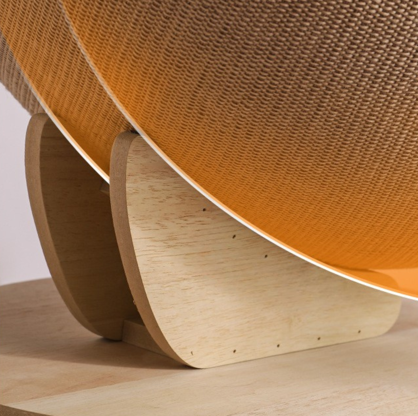 Eggshell-Shaped Sisal Cat Scratcher Nest