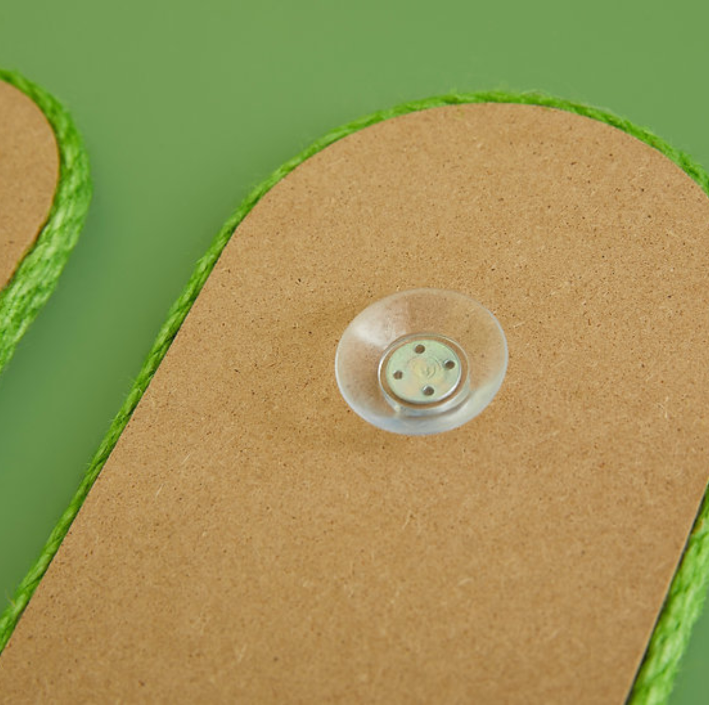 VETRESKA® Oasis Cactus Hand-Made Cat Scratching Pad – Wall-Mount with Suction Cup