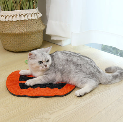 Halloween Pumpkin-Shaped Sisal Cat Scratcher