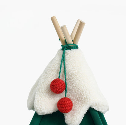 Festive Teepee: ZeZe's Christmas-Themed Pet Tent