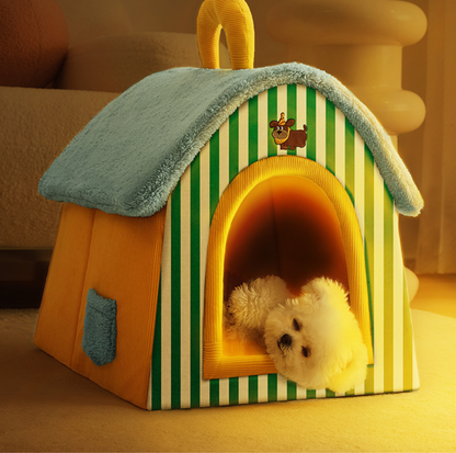 Cosy Cabin-Style Enclosed Pet House with Carry Handle