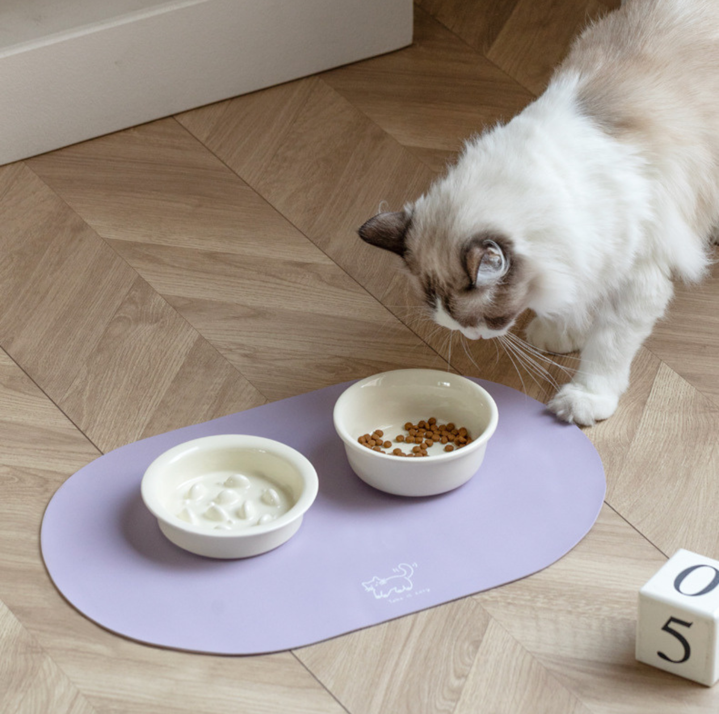 Waterproof Oval PU Leather Pet Food Mat