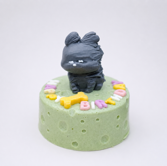 Le Petit Paws: Fluffy Breeze. Dog Birthday Cake - Black