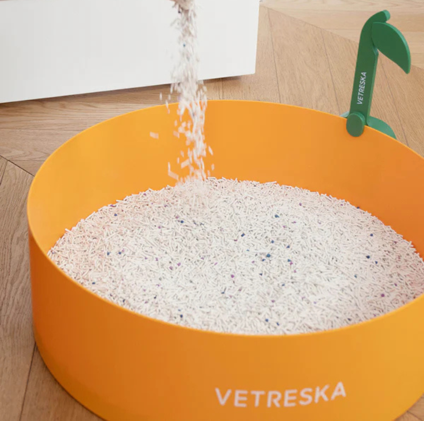 Vetreska Orange Styled Round Shape Open Cat Litter Box