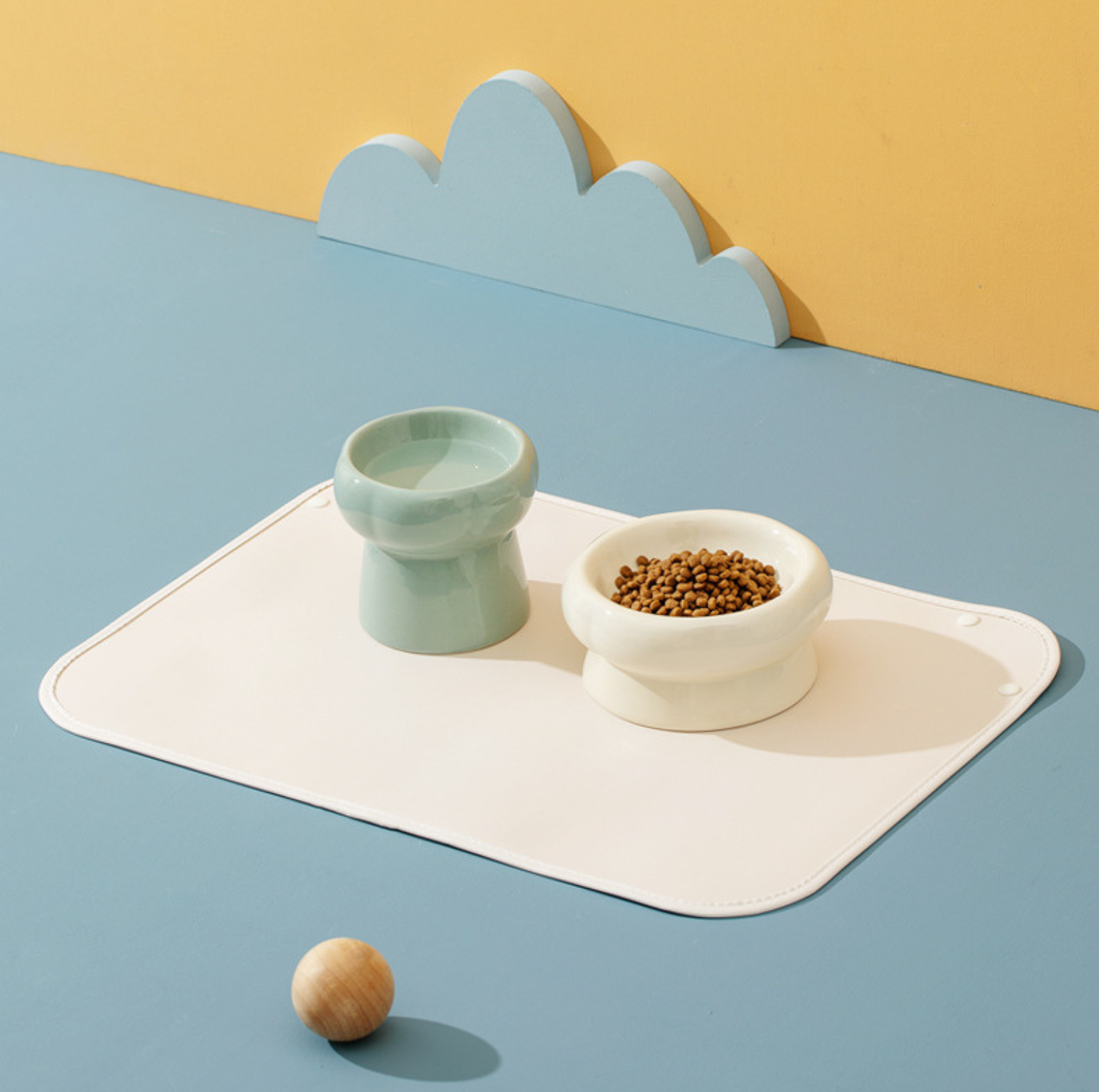 Large Foldable Semi-Fenced PU Pet Food Mat
