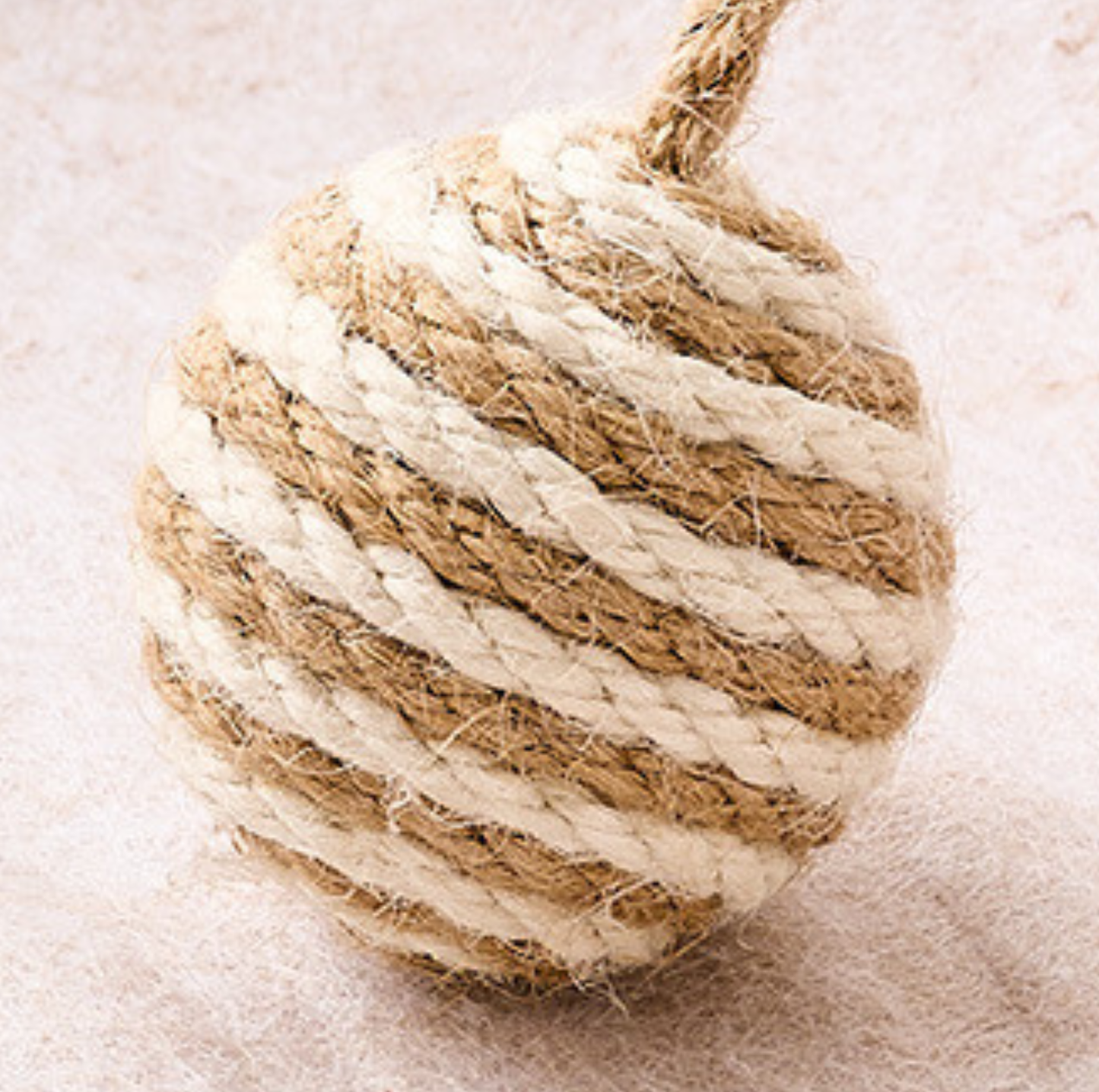 Oval Felt Cat Scratching Bed – Dual-Use Lounger & Claw Care Nest