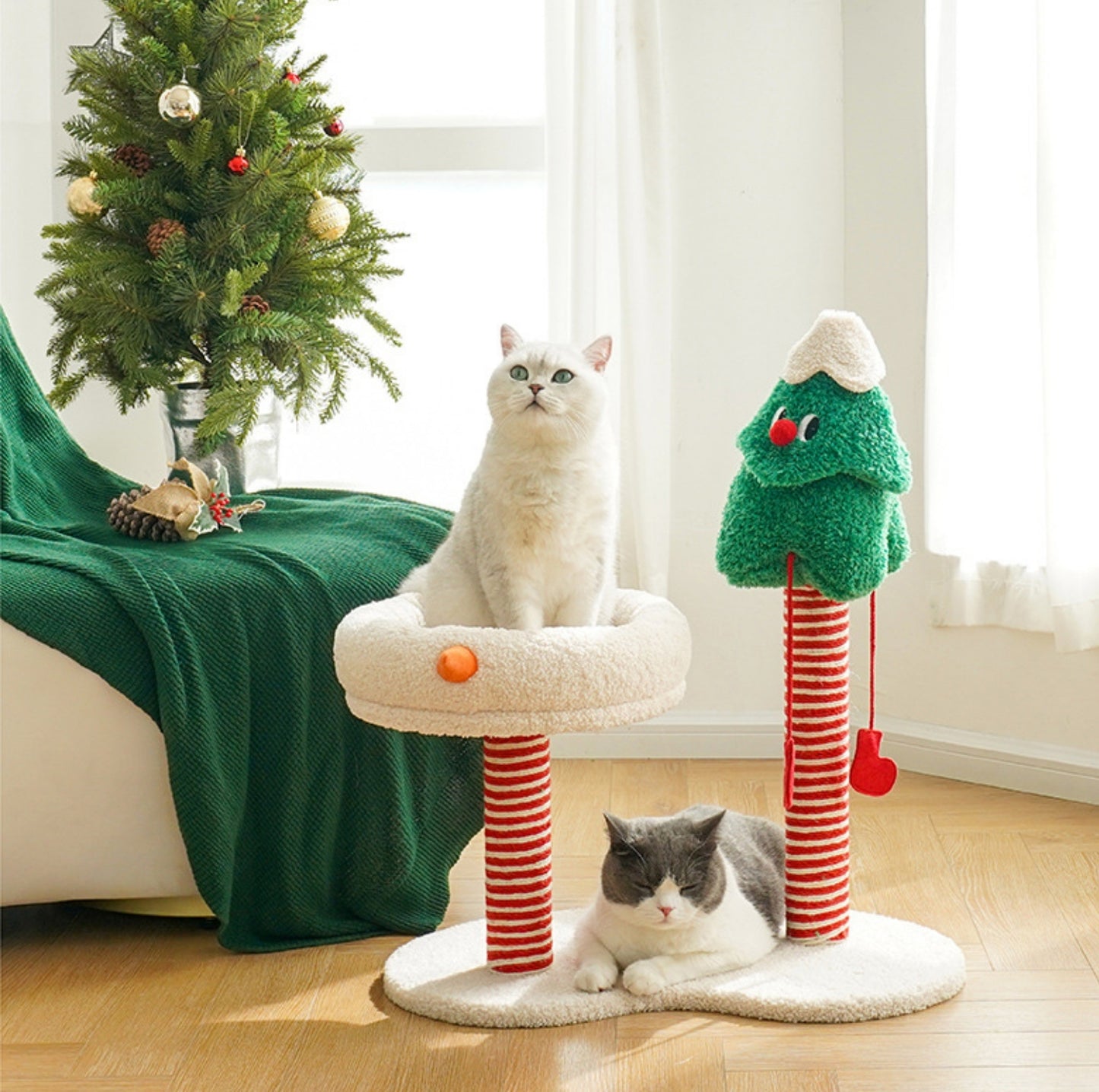 ZeZe Christmas Snow Wonderland Cat Tree & Scratching Post